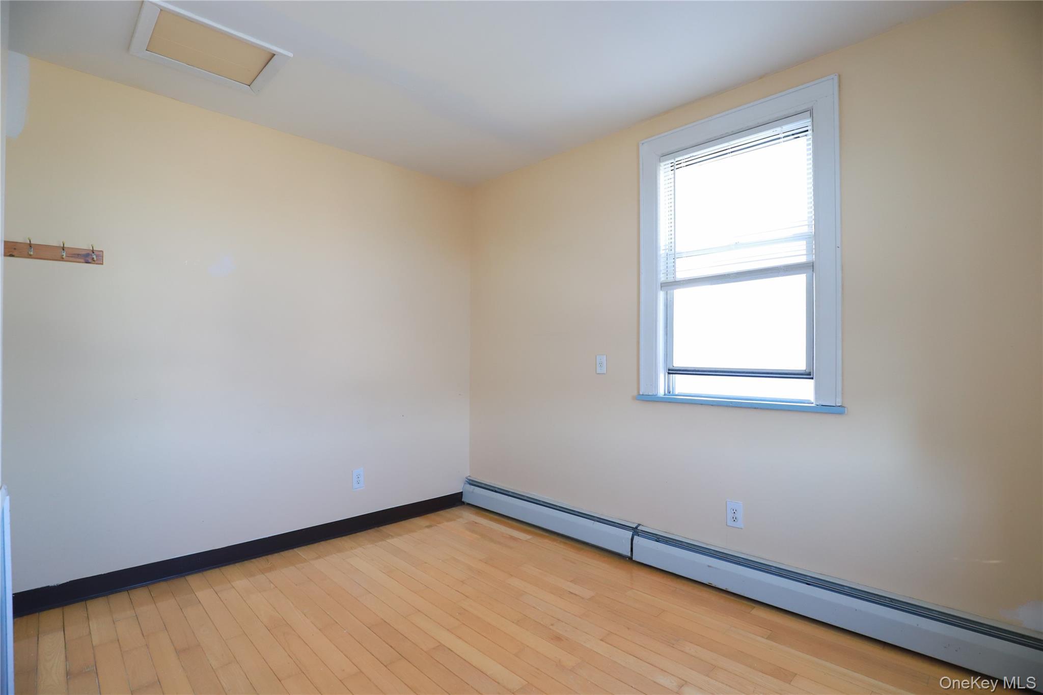 Single Family Kalmia Avenue Queens, NY 11355, MLS-1060271-20