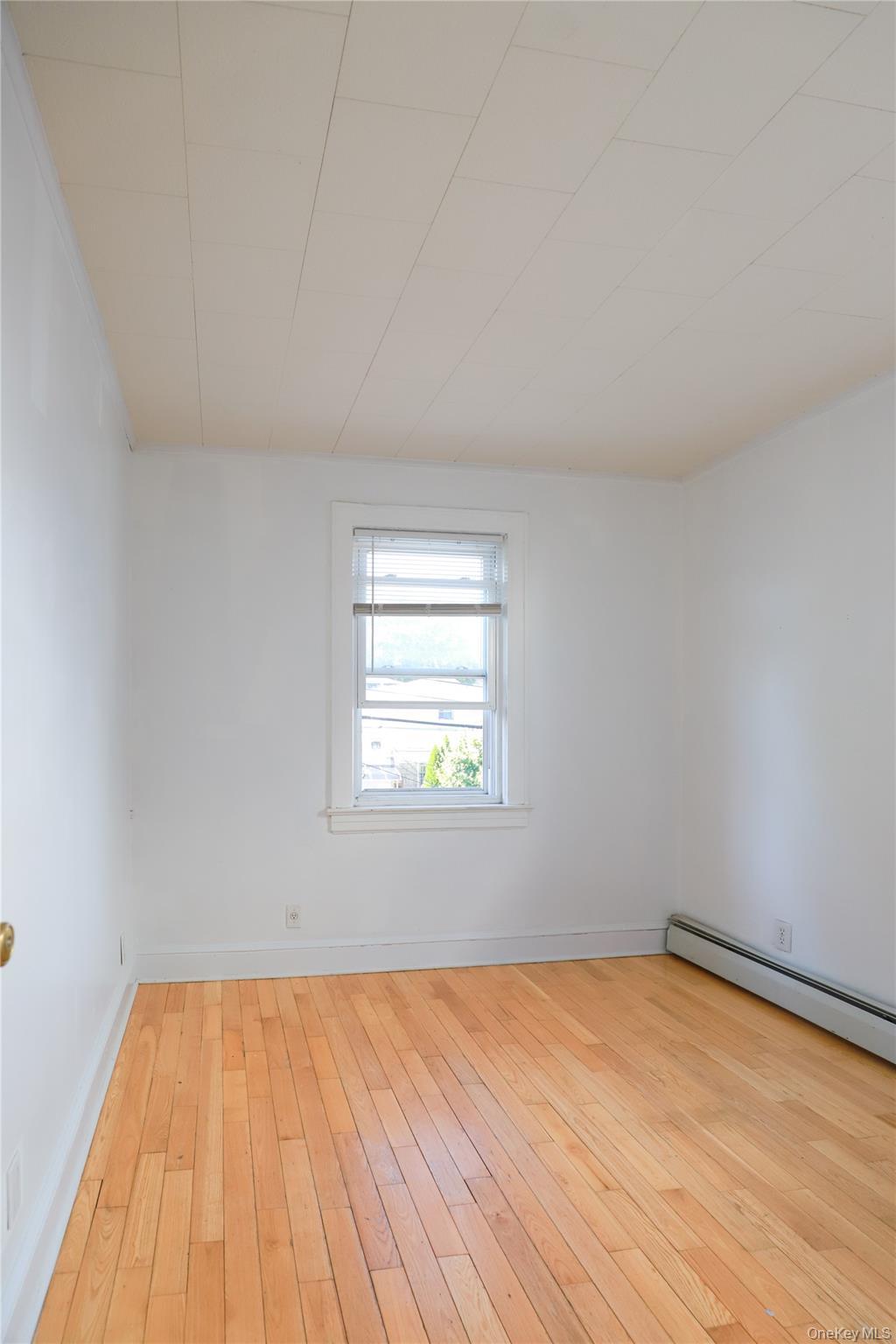 Single Family Kalmia Avenue Queens, NY 11355, MLS-1060271-8