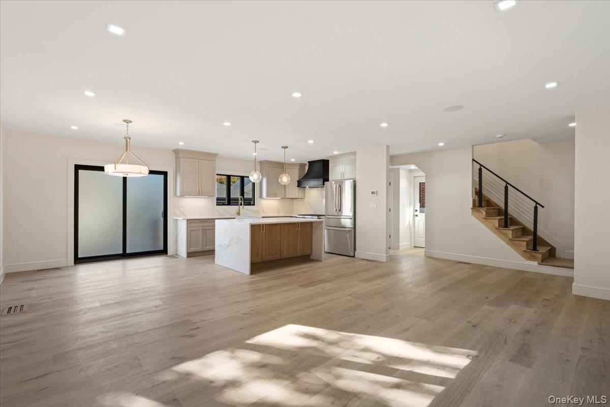 Single Family 7th Avenue  Queens, NY 11357, MLS-1060349-10
