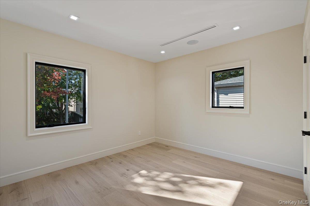 Single Family 7th Avenue  Queens, NY 11357, MLS-1060349-16