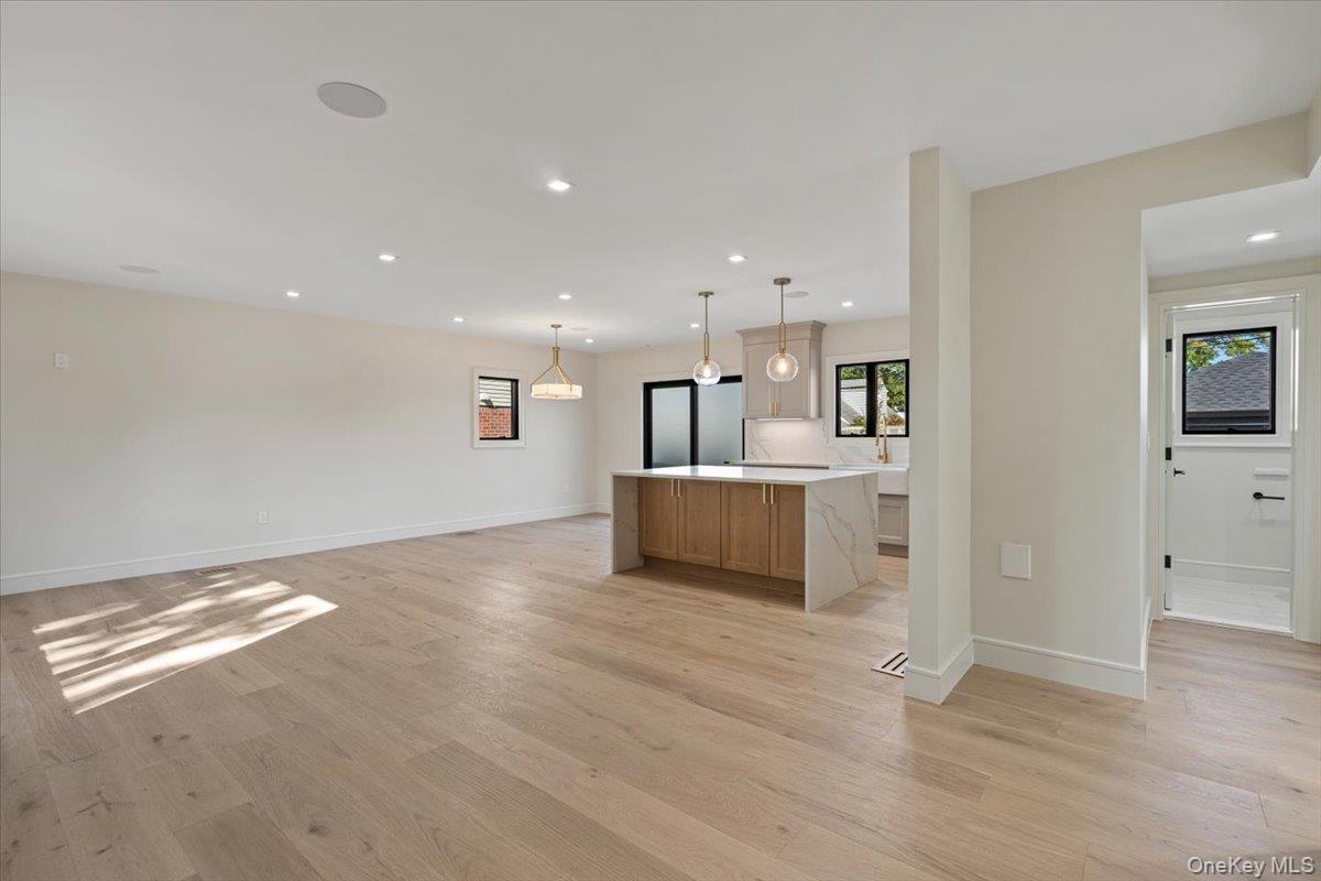 Single Family 7th Avenue  Queens, NY 11357, MLS-1060349-4