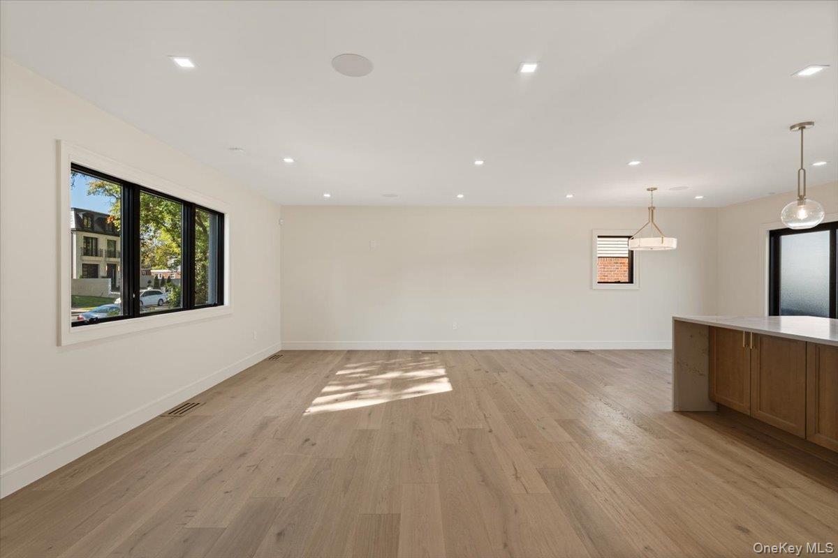 Single Family 7th Avenue  Queens, NY 11357, MLS-1060349-5
