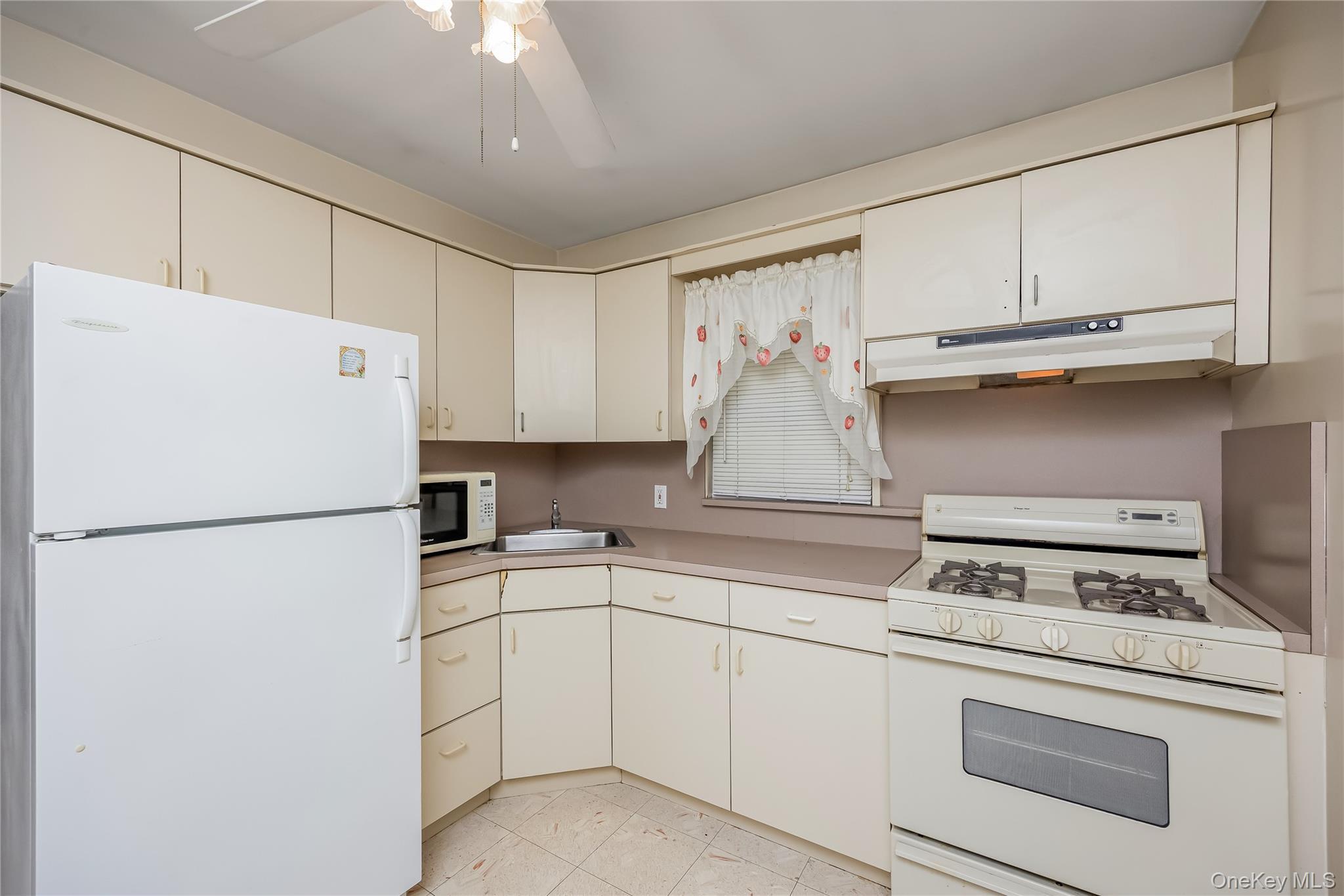 Single Family 262nd Street Queens, NY 11001, MLS-1060354-10