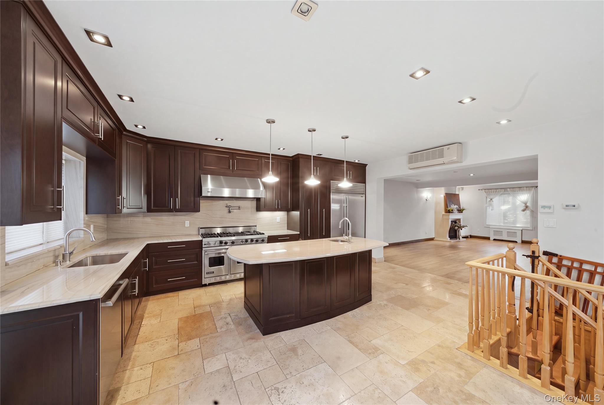 Single Family 69th Lane Queens, NY 11378, MLS-1060411-4