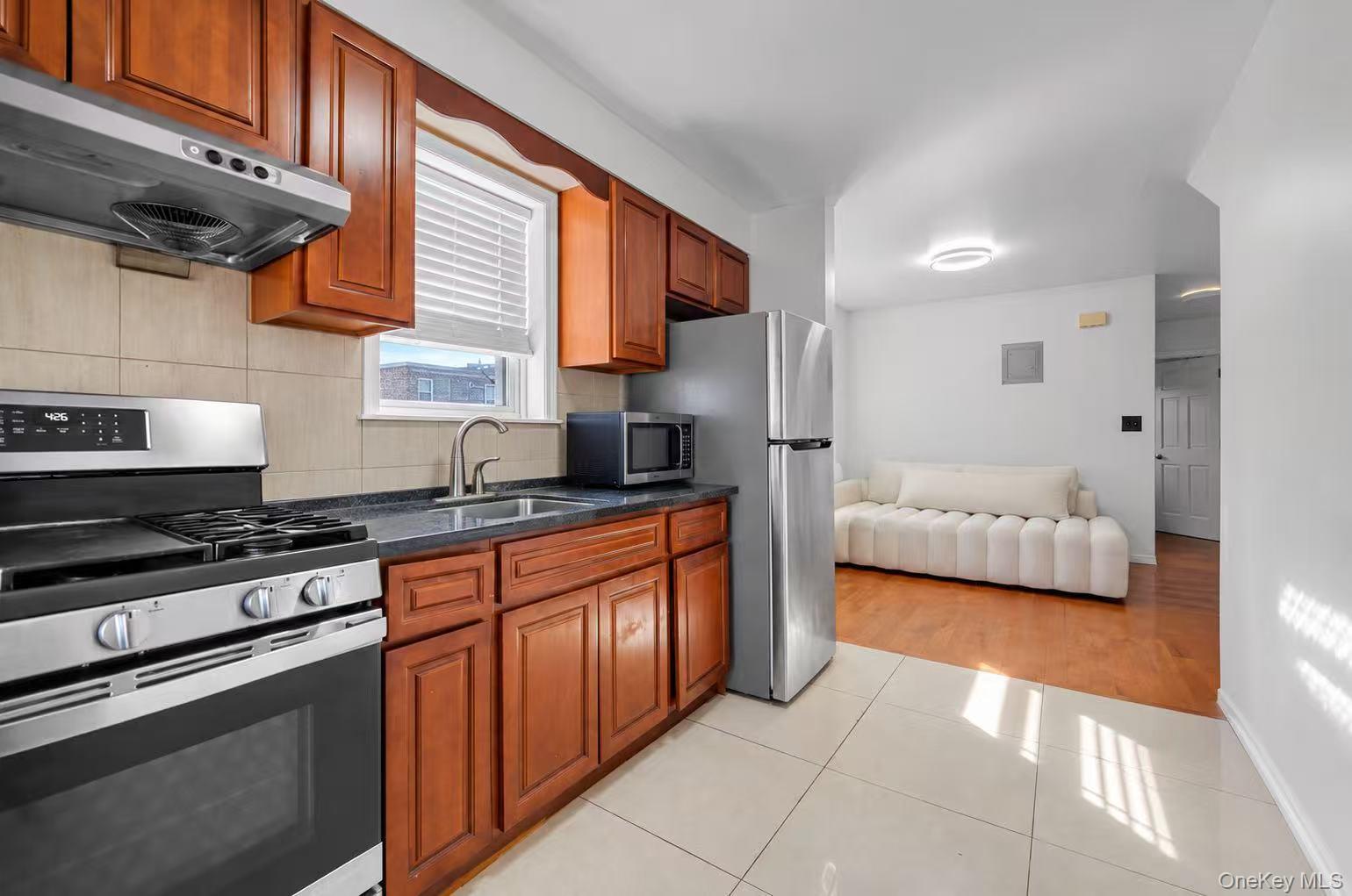 Single Family Utopia Parkway Queens, NY 11365, MLS-1060552-17
