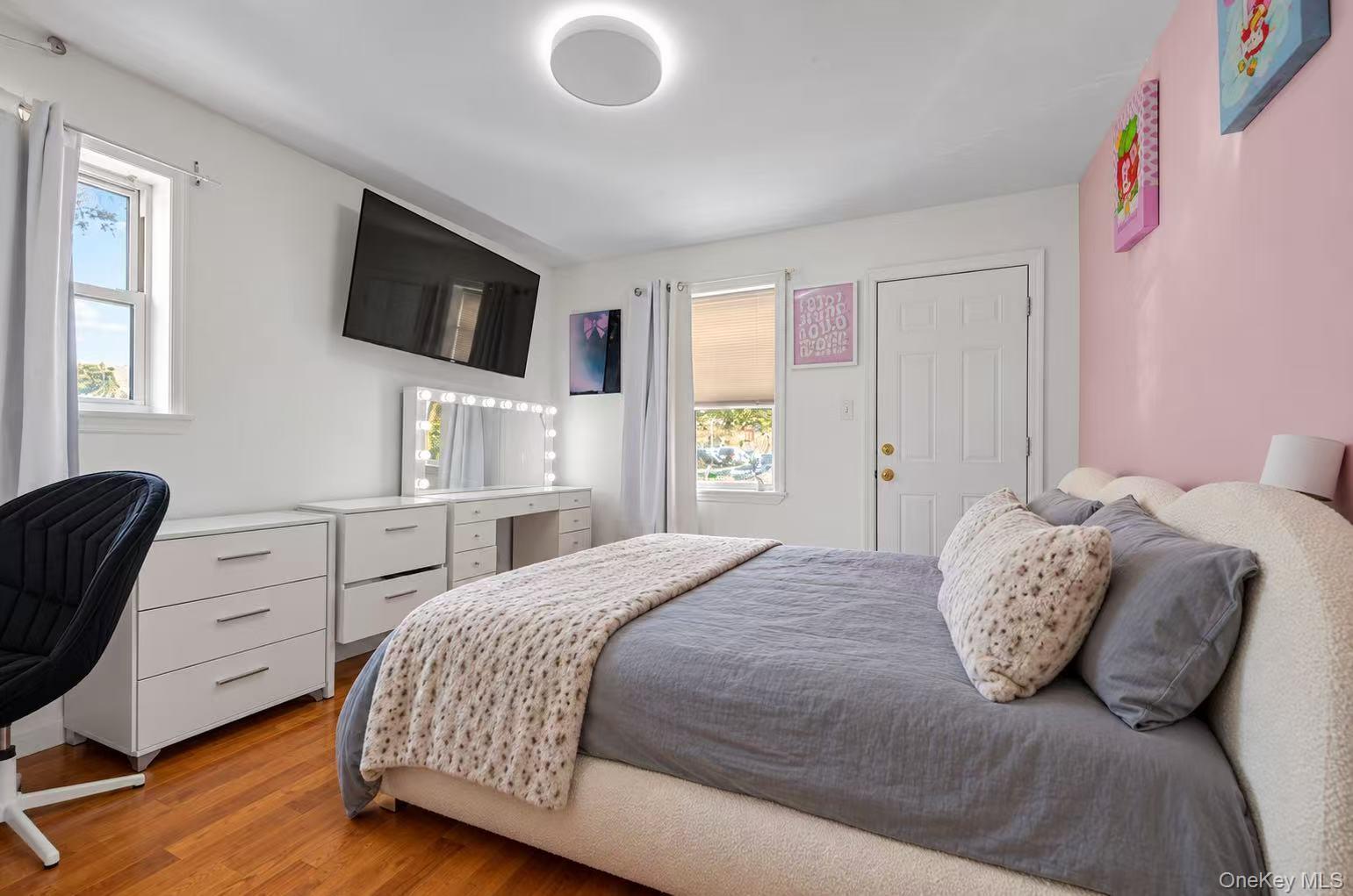 Single Family Utopia Parkway Queens, NY 11365, MLS-1060552-20