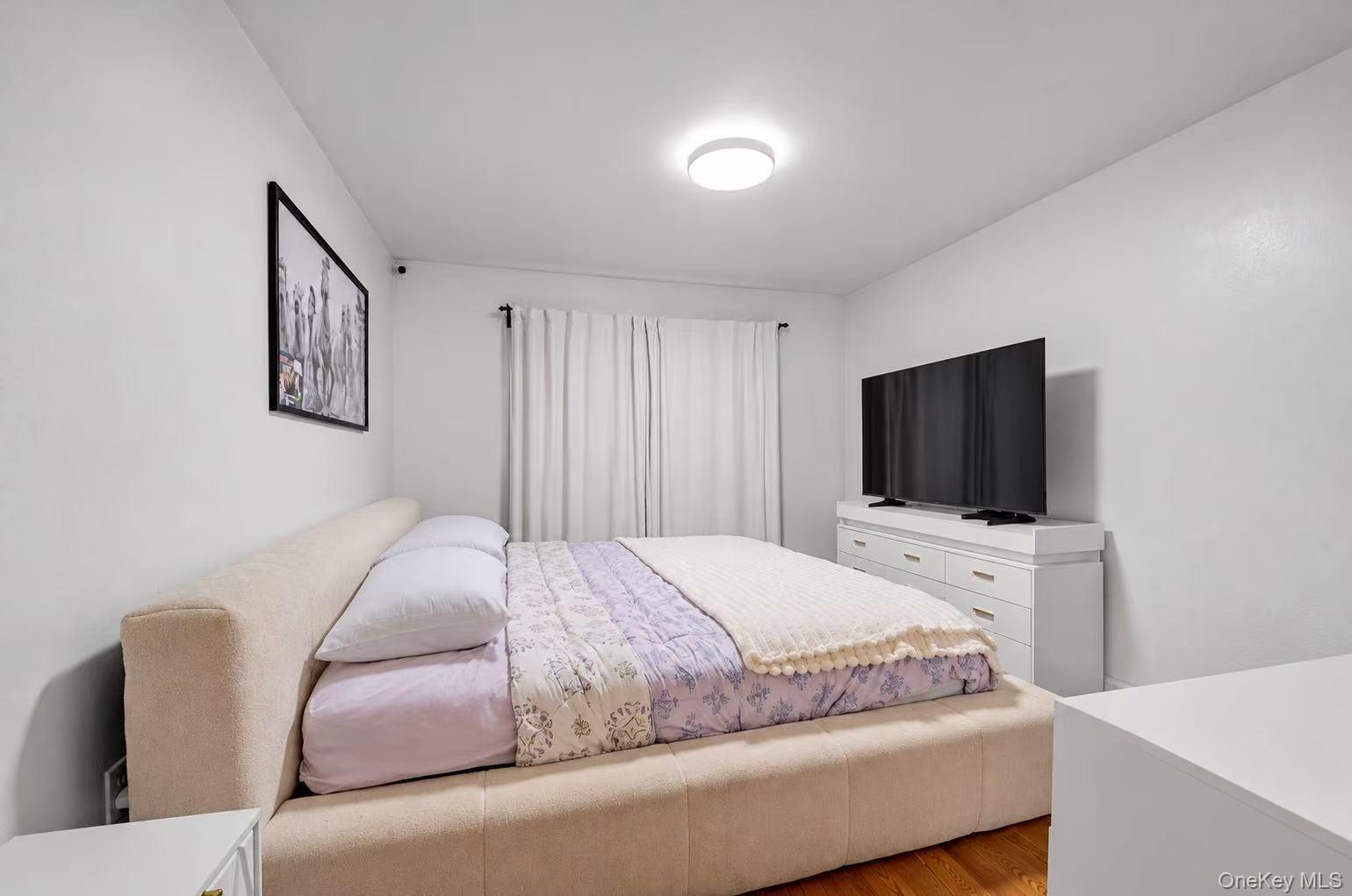 Single Family Utopia Parkway Queens, NY 11365, MLS-1060552-22