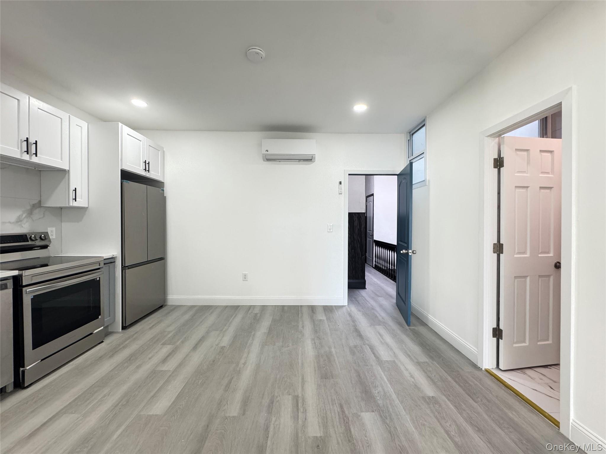 Single Family 88th Avenue Queens, NY 11421, MLS-1060626-22