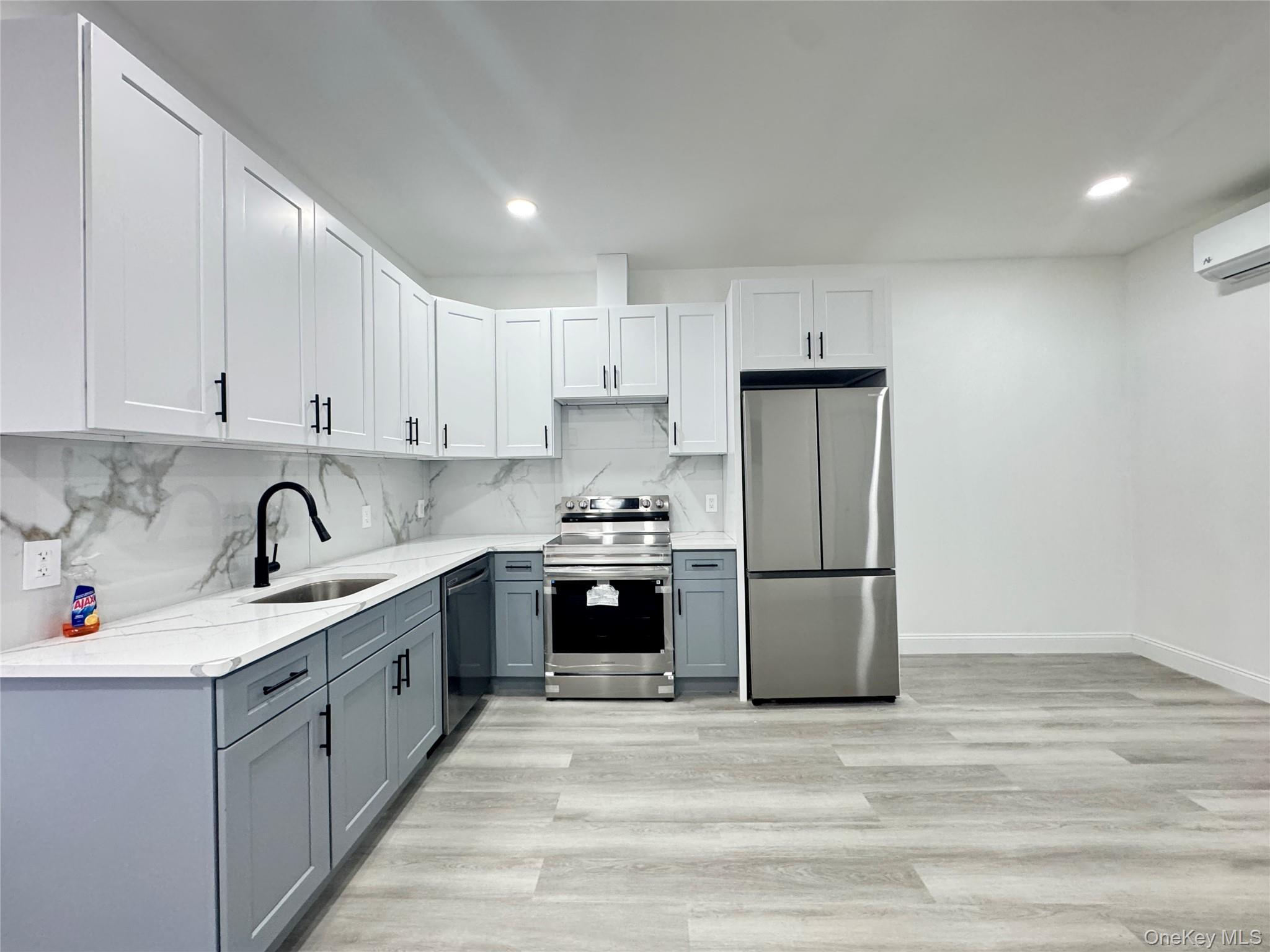 Single Family 88th Avenue Queens, NY 11421, MLS-1060626-3