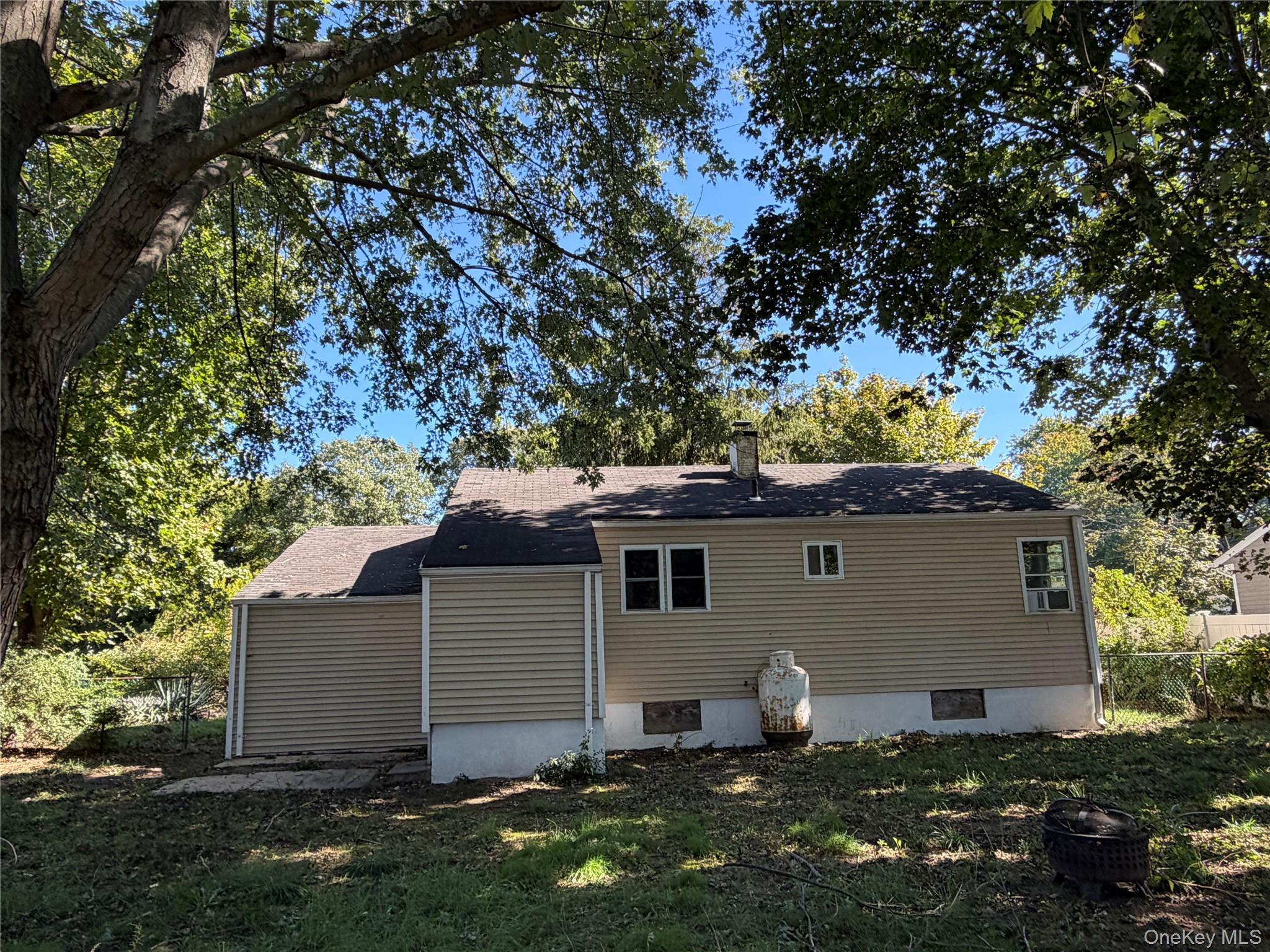 Single Family Doane Avenue  Suffolk County, NY 11713, MLS-1060652-3