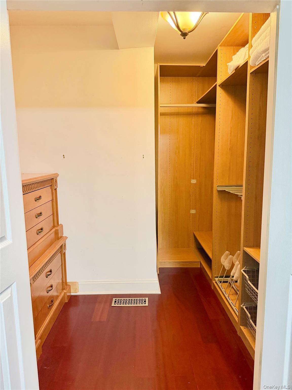 Single Family 180th St Queens, NY 11434, MLS-1060663-10