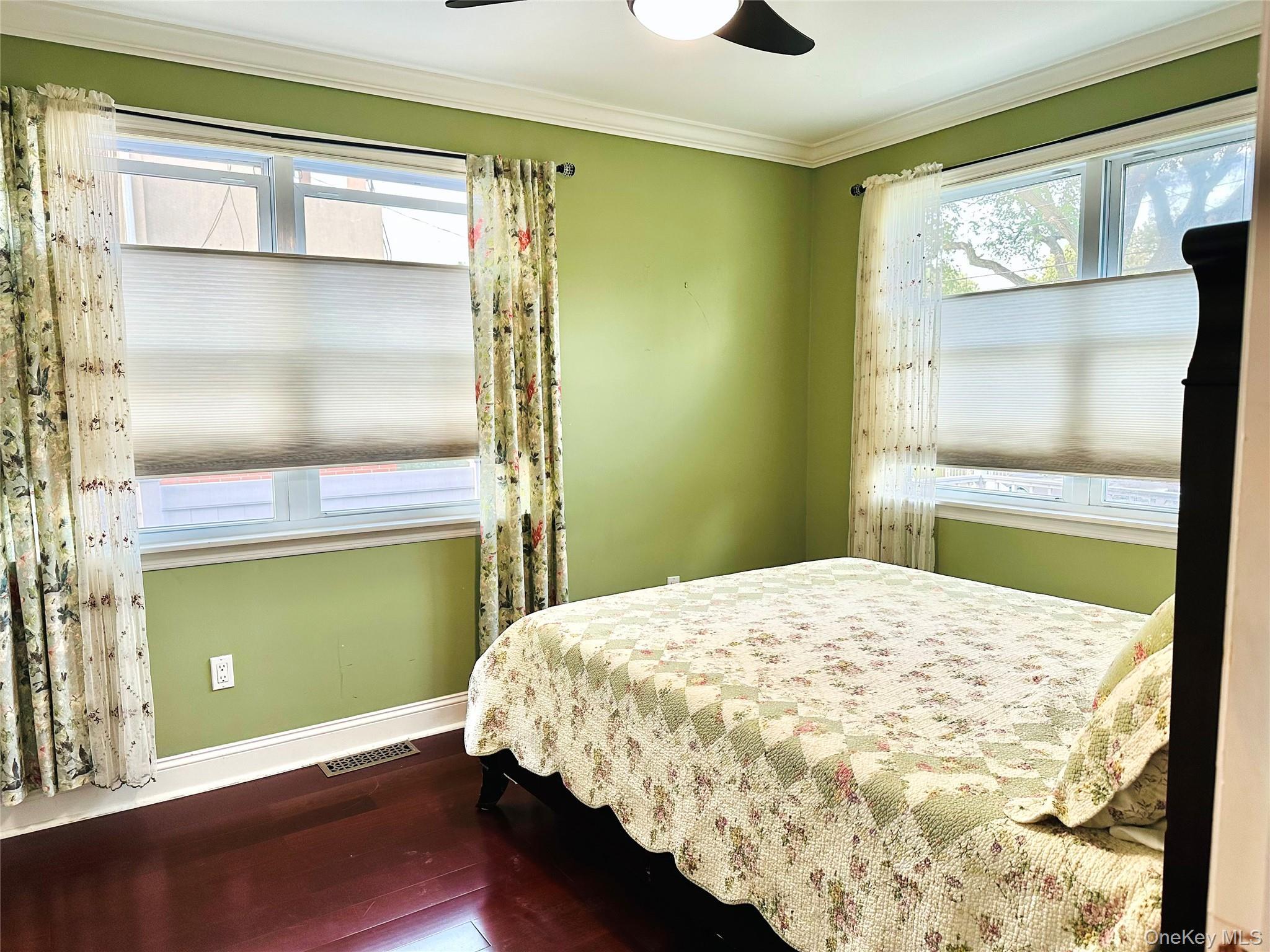Single Family 180th St Queens, NY 11434, MLS-1060663-15
