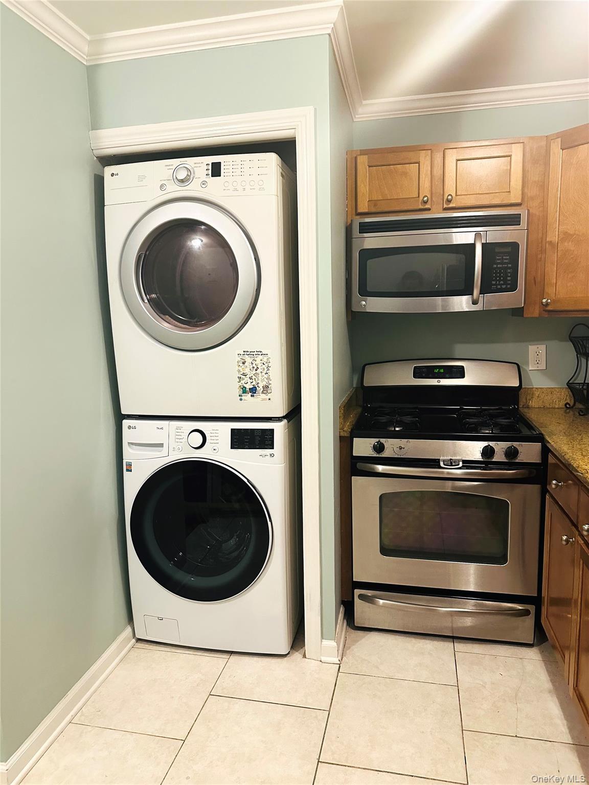Single Family 180th St Queens, NY 11434, MLS-1060663-25