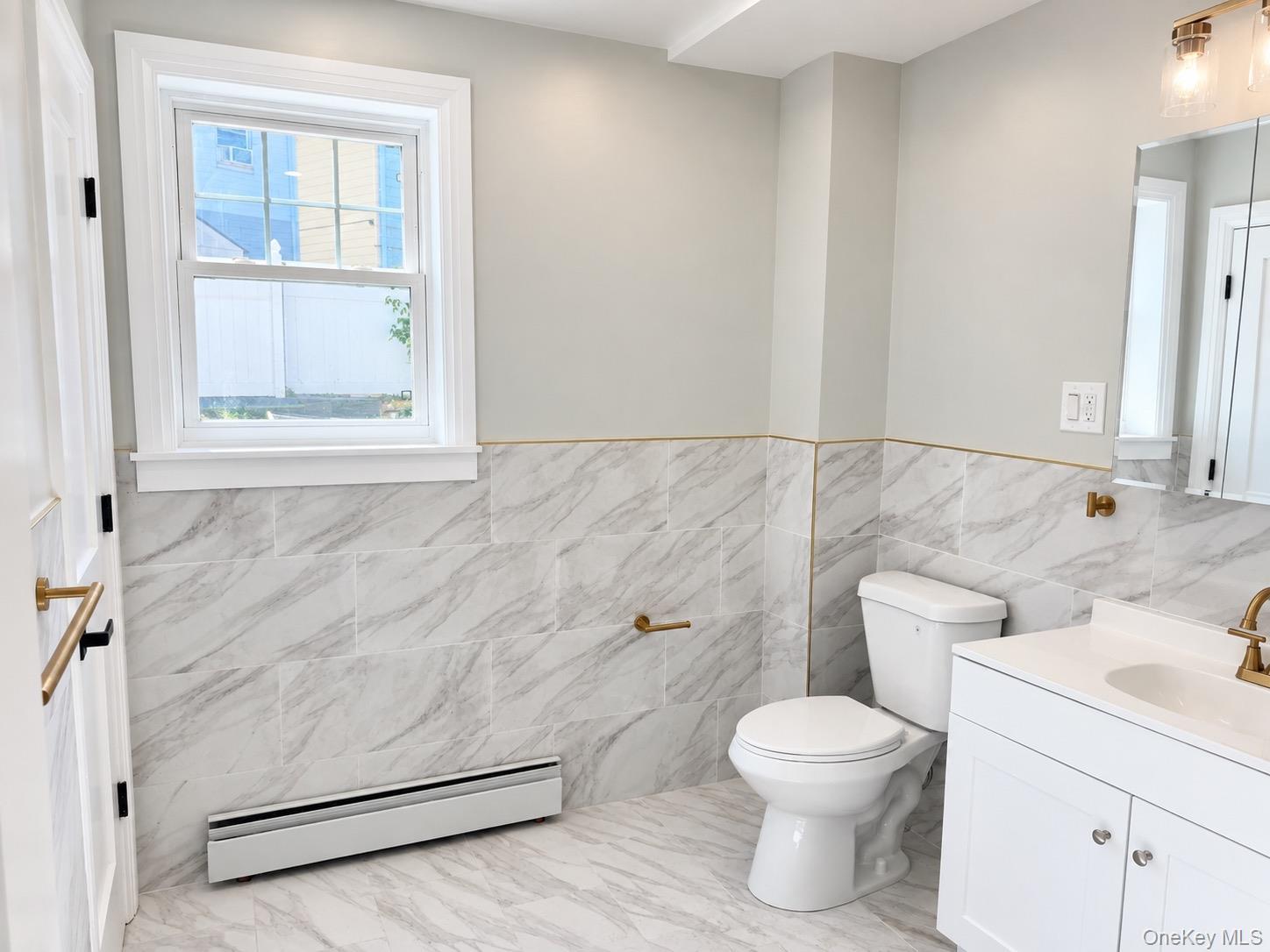 Single Family 78th Avenue Queens, NY 11385, MLS-1060666-17