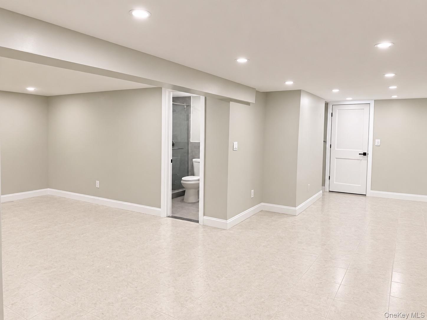 Single Family 78th Avenue Queens, NY 11385, MLS-1060666-27