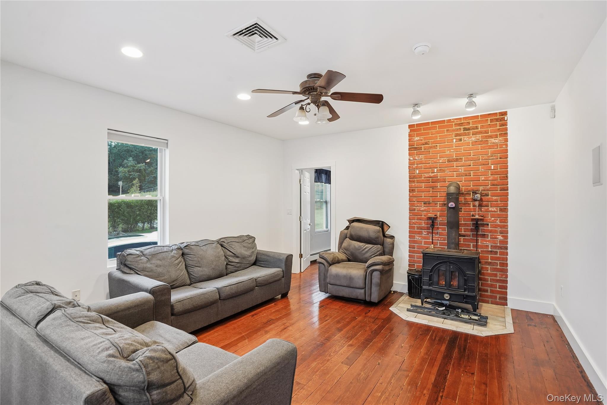 Single Family Maple Avenue Rockland County, NY 10927, MLS-1060751-2