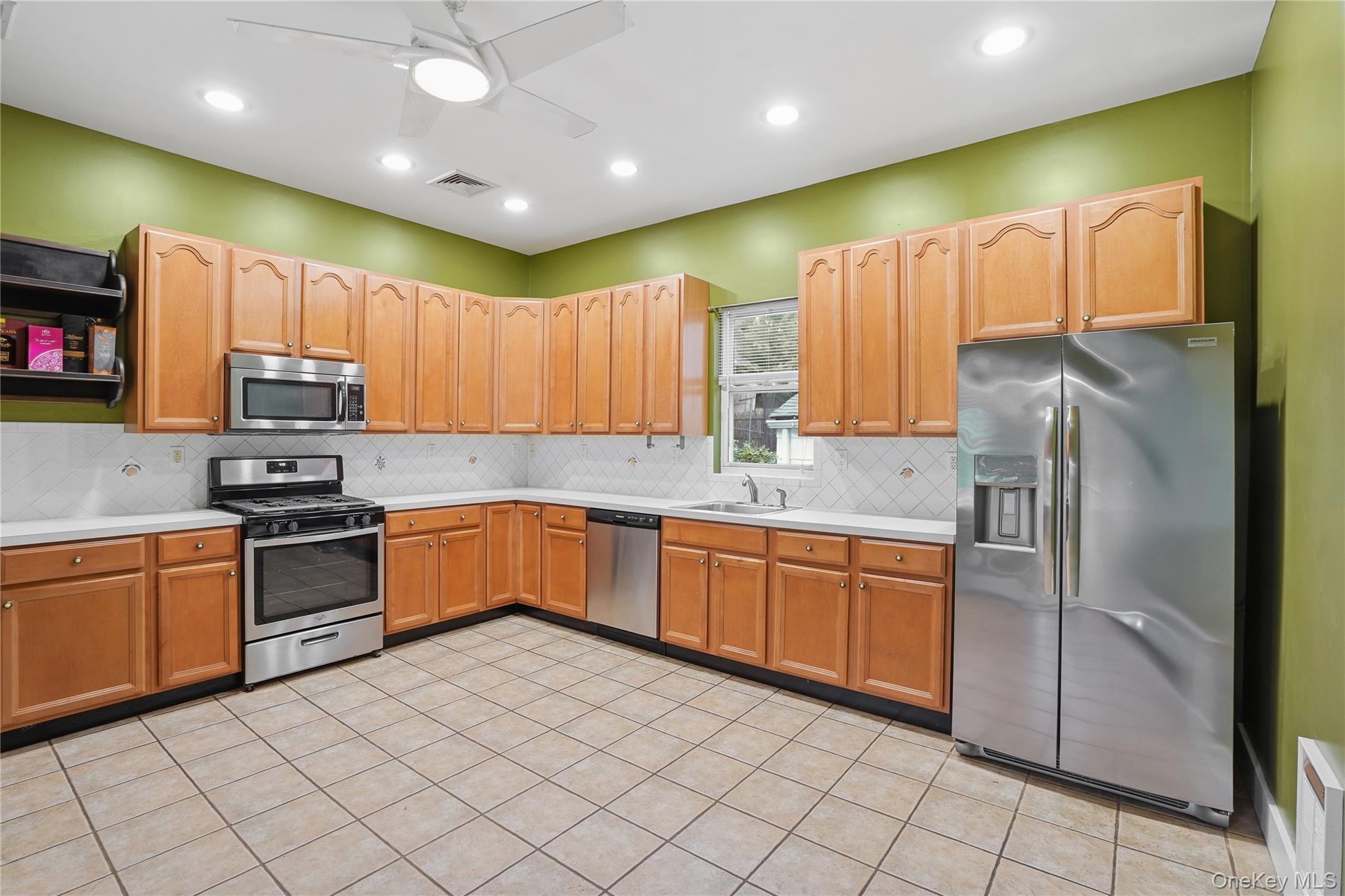 Single Family Maple Avenue Rockland County, NY 10927, MLS-1060751-5
