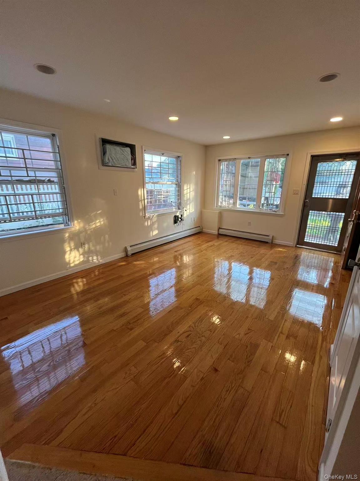 Single Family 185th Street  Queens, NY 11365, MLS-1060775-3