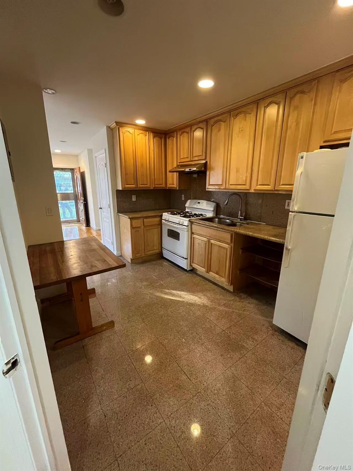 Single Family 185th Street  Queens, NY 11365, MLS-1060775-4