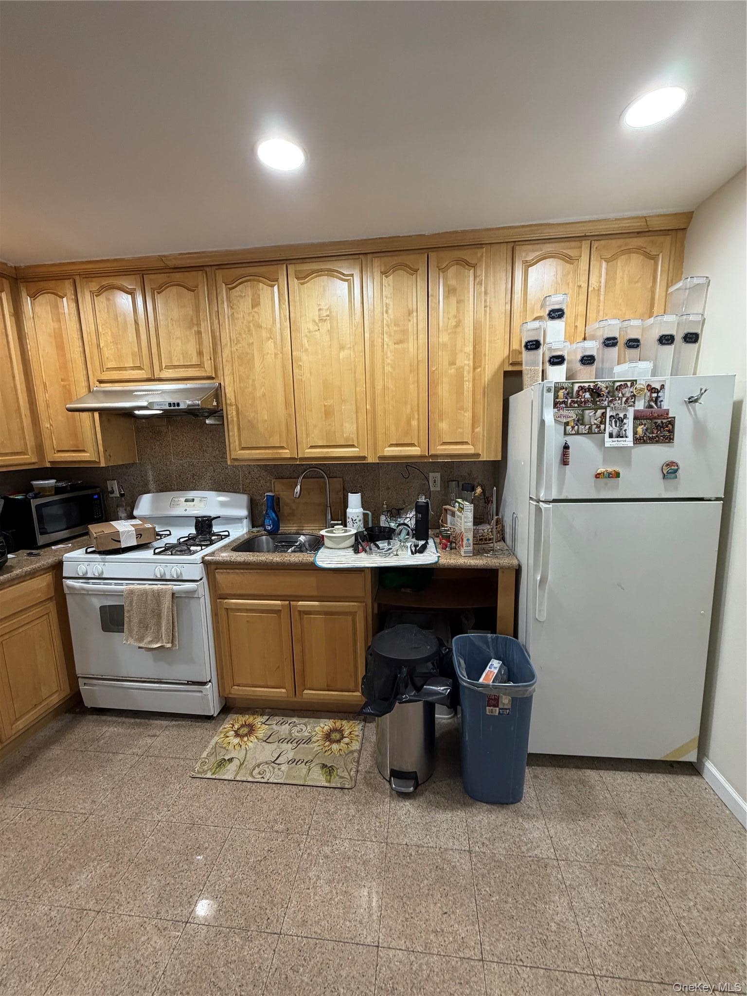 Single Family 185th Street  Queens, NY 11365, MLS-1060775-5