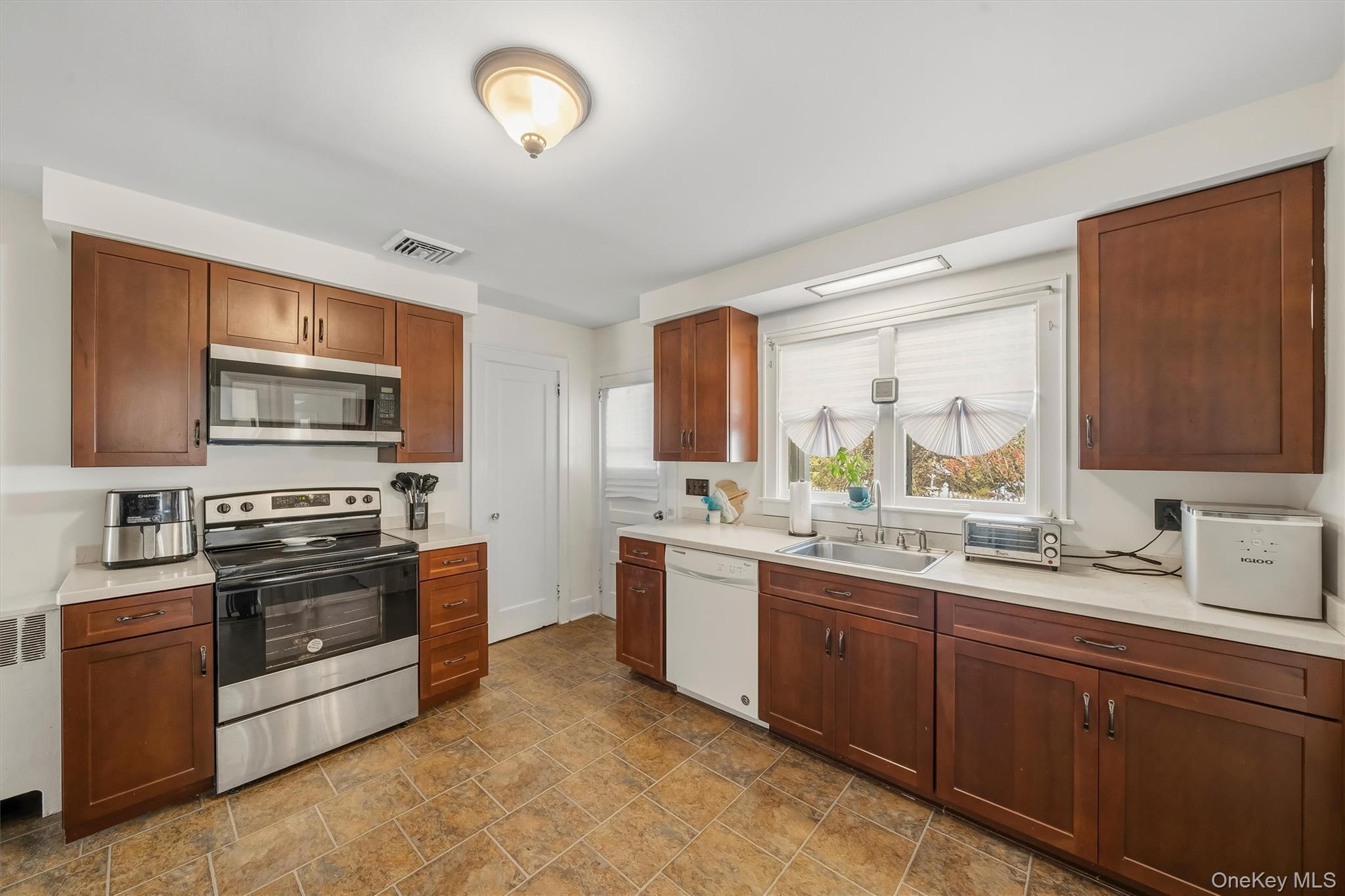 Single Family Senior Street  Orange County, NY 12549, MLS-1060811-13