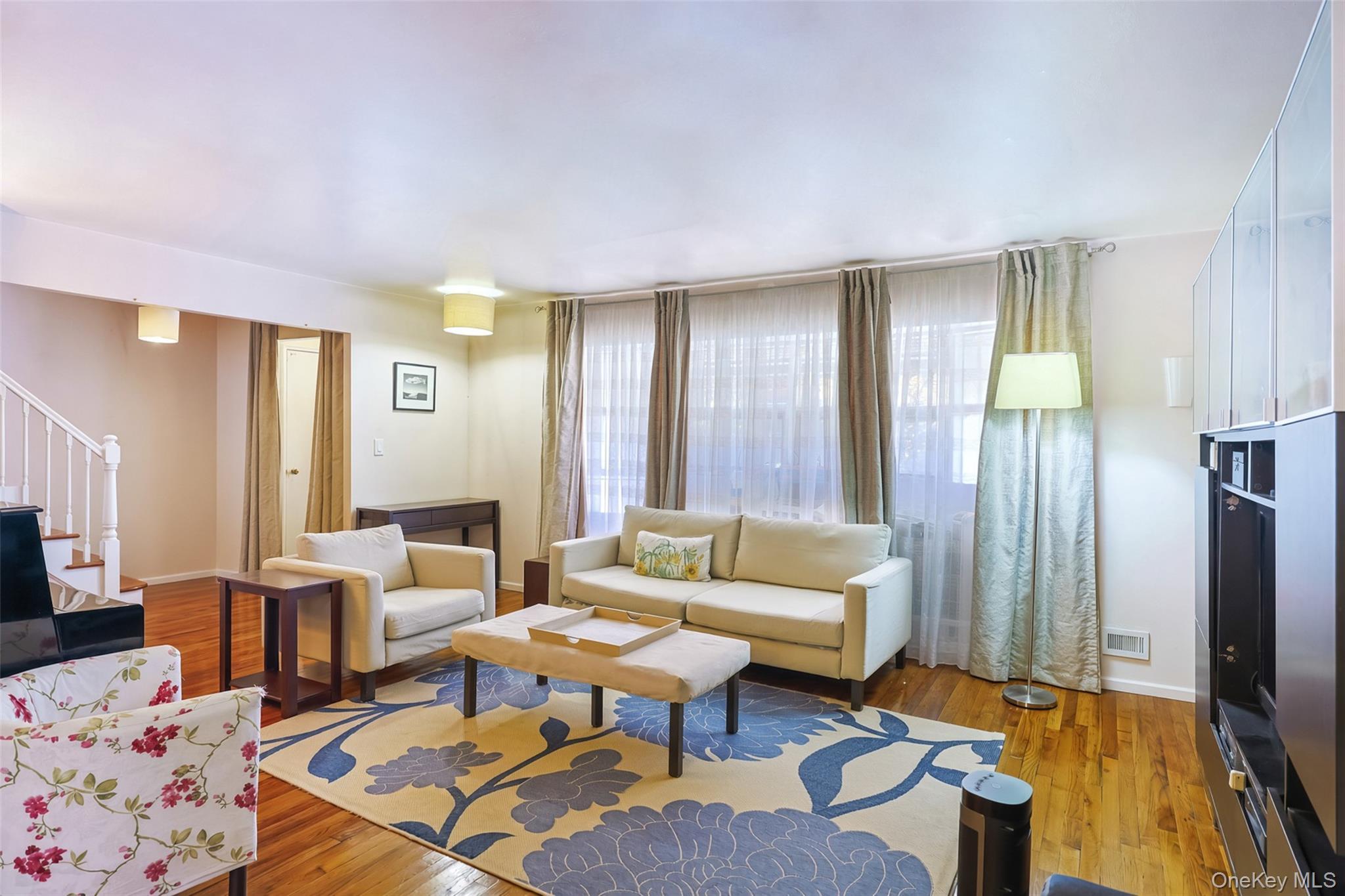 Single Family 209th Street Queens, NY 11360, MLS-1060827-10