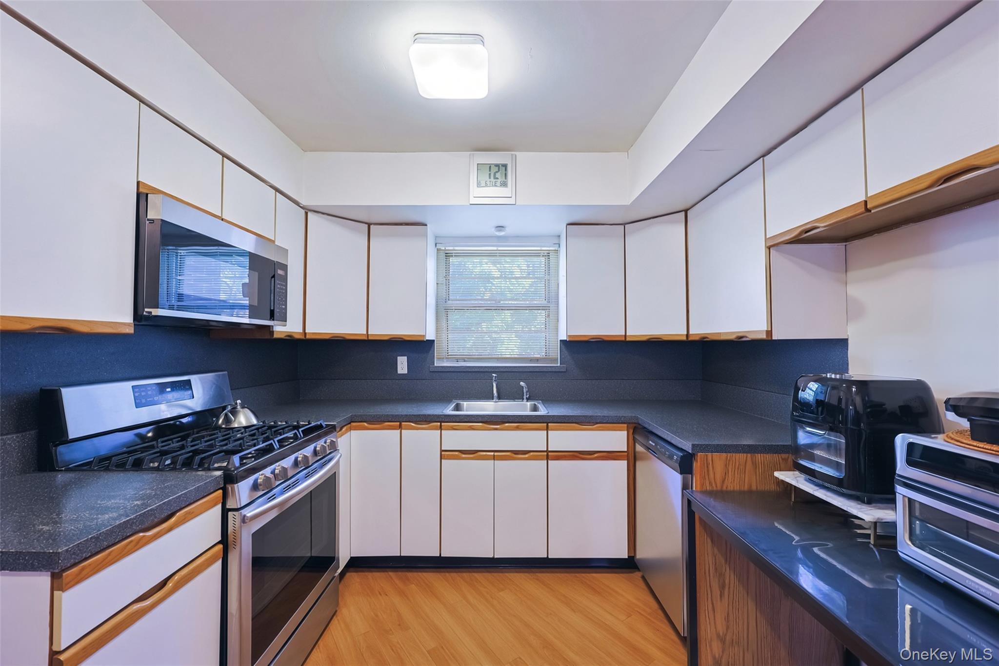 Single Family 209th Street Queens, NY 11360, MLS-1060827-19
