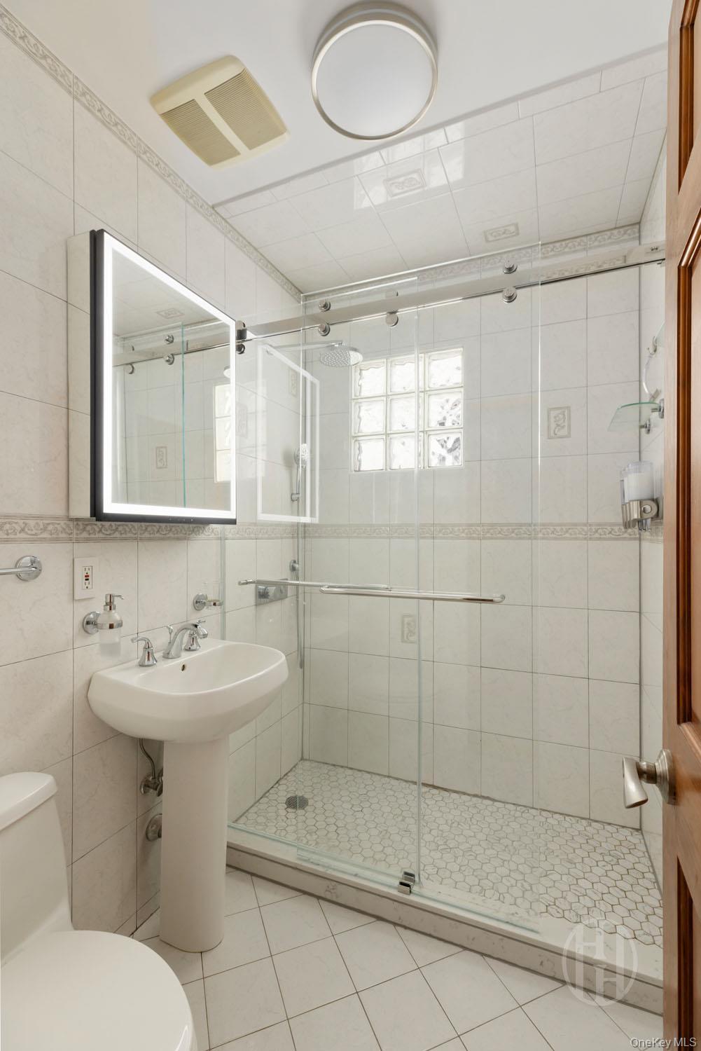Single Family 68th Avenue Queens, NY 11379, MLS-1060899-12