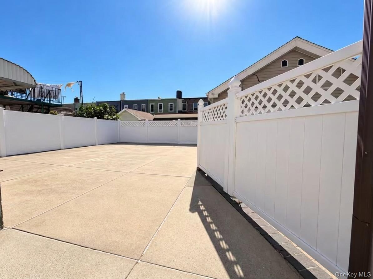 Single Family 68th Avenue Queens, NY 11379, MLS-1060899-3