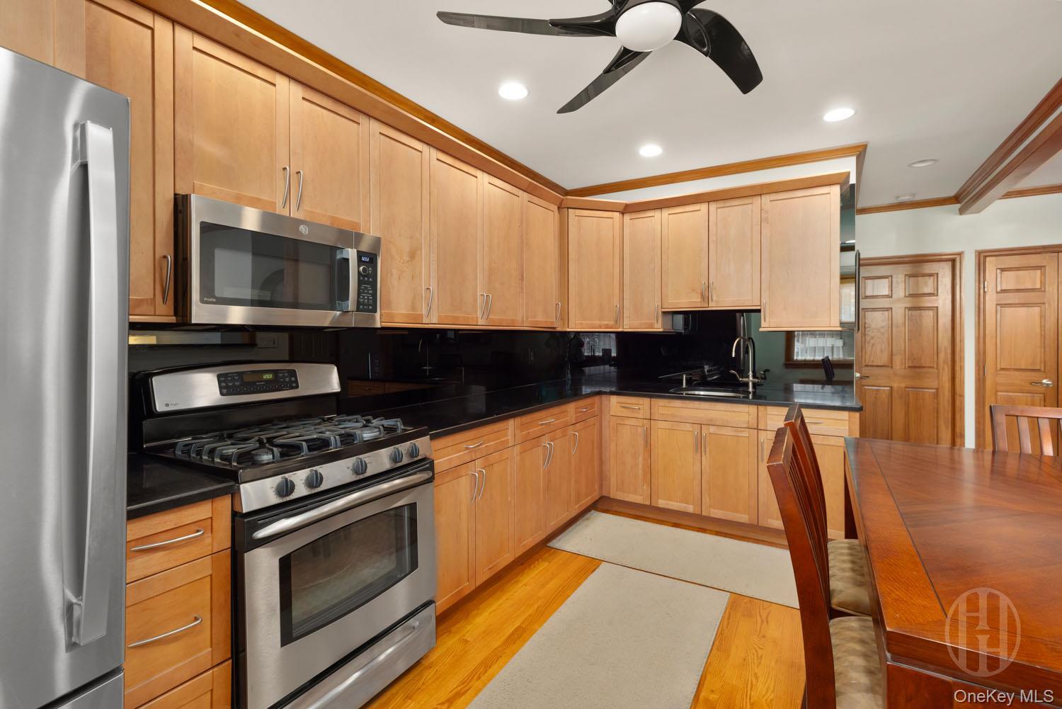 Single Family 68th Avenue Queens, NY 11379, MLS-1060899-7