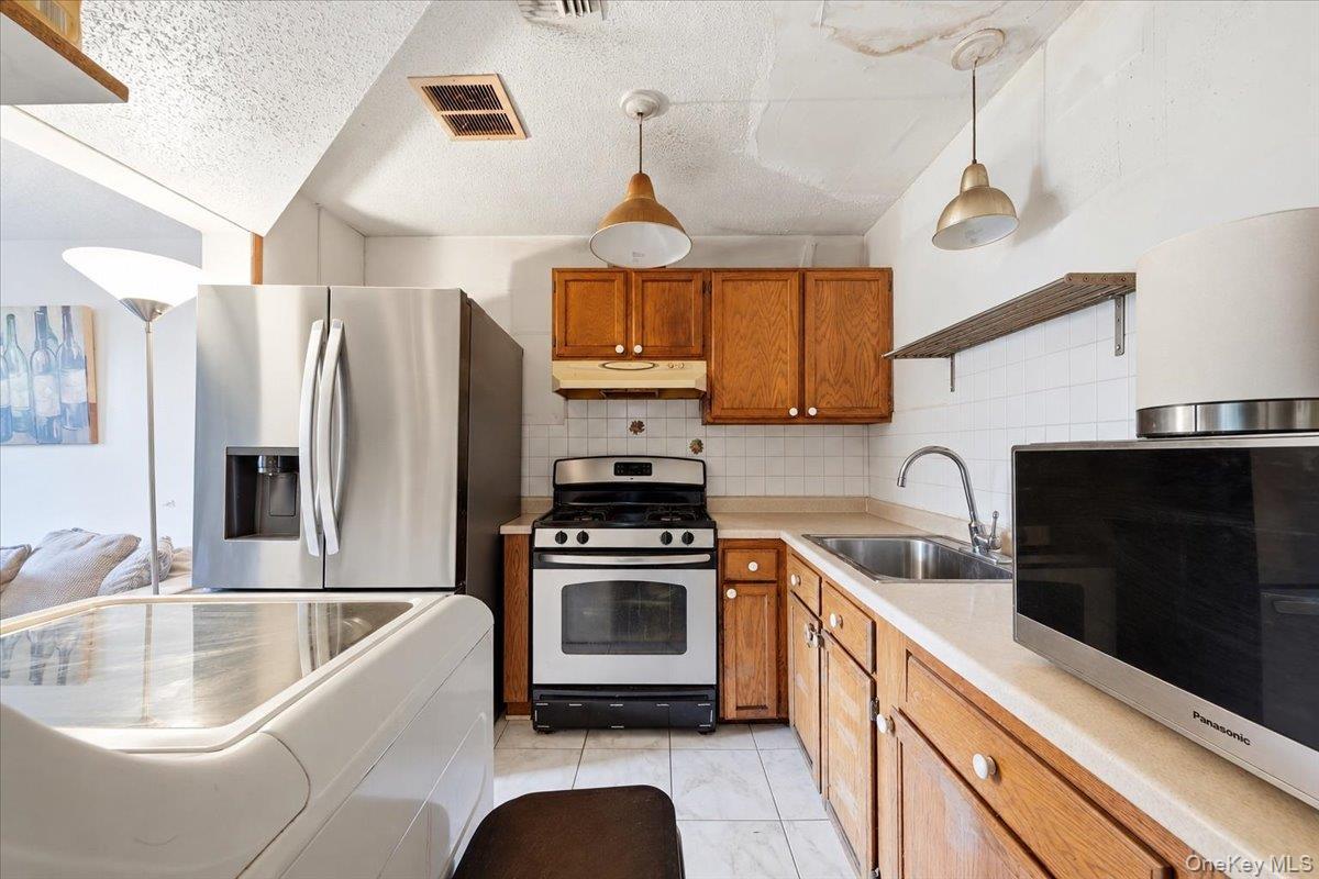 Single Family E 155th Street  Bronx, NY 10455, MLS-1061001-20