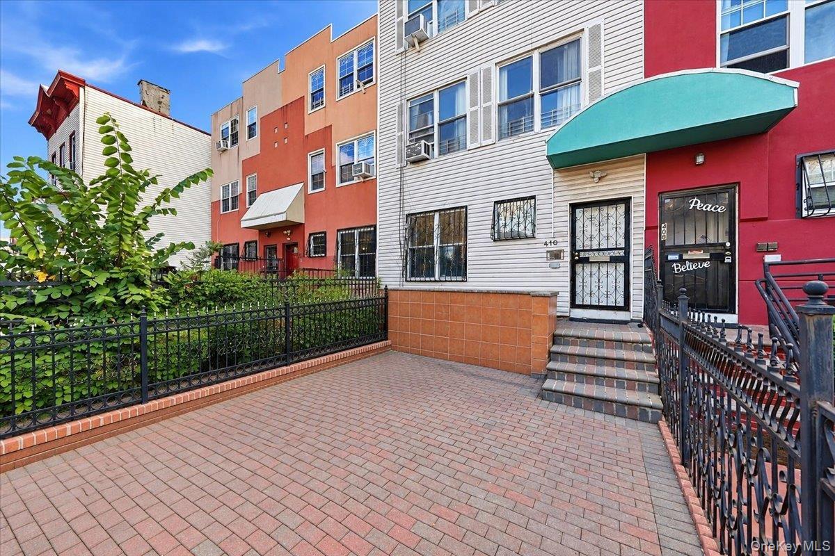 Single Family E 155th Street  Bronx, NY 10455, MLS-1061001-3