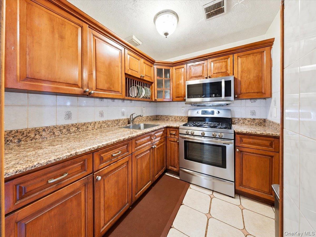 Single Family E 155th Street  Bronx, NY 10455, MLS-1061001-6