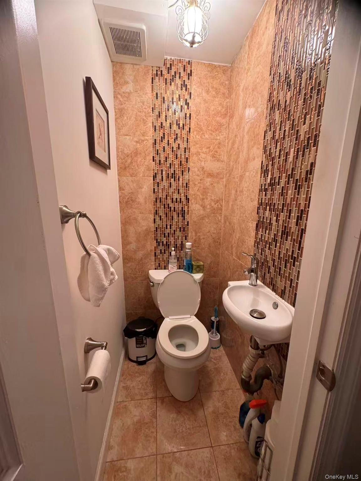 Single Family 168th Street  Queens, NY 11366, MLS-1061301-10