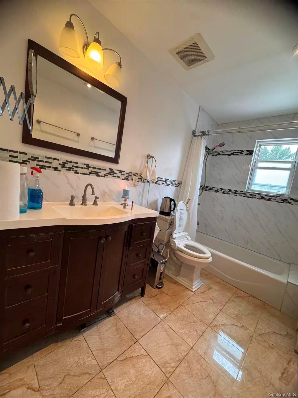 Single Family 168th Street  Queens, NY 11366, MLS-1061301-9