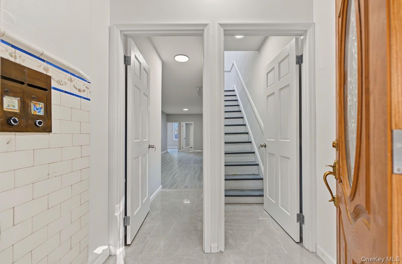 Single Family 77th Avenue Queens, NY 11385, MLS-1061410-14