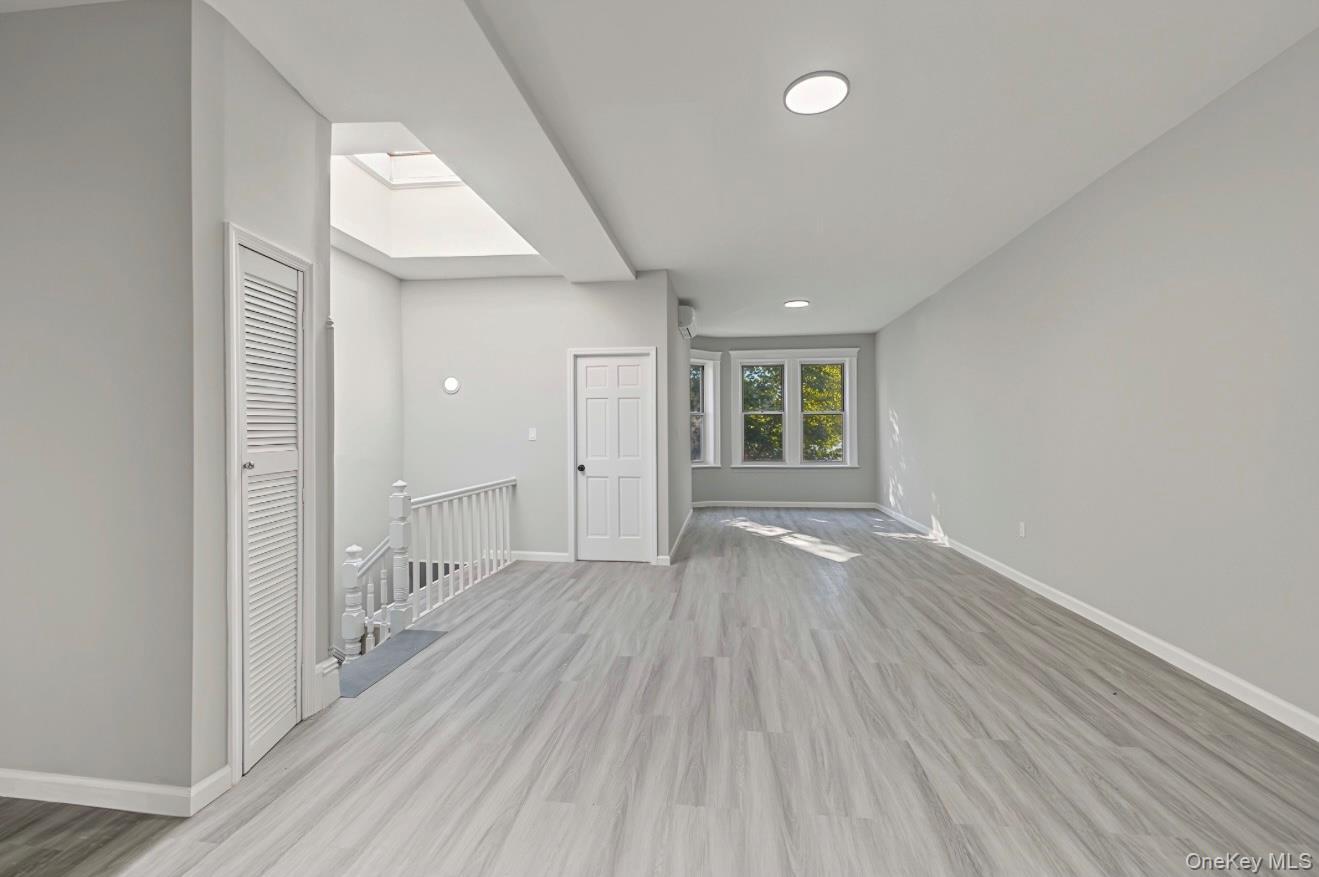 Single Family 77th Avenue Queens, NY 11385, MLS-1061410-18