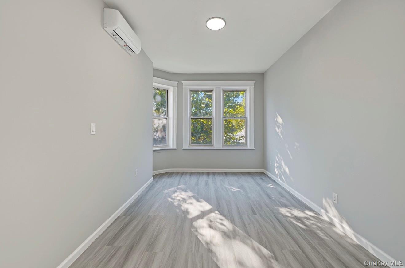 Single Family 77th Avenue Queens, NY 11385, MLS-1061410-26