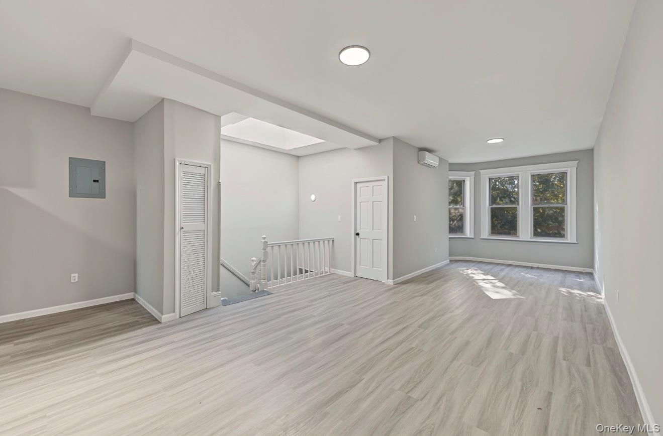 Single Family 77th Avenue Queens, NY 11385, MLS-1061410-28