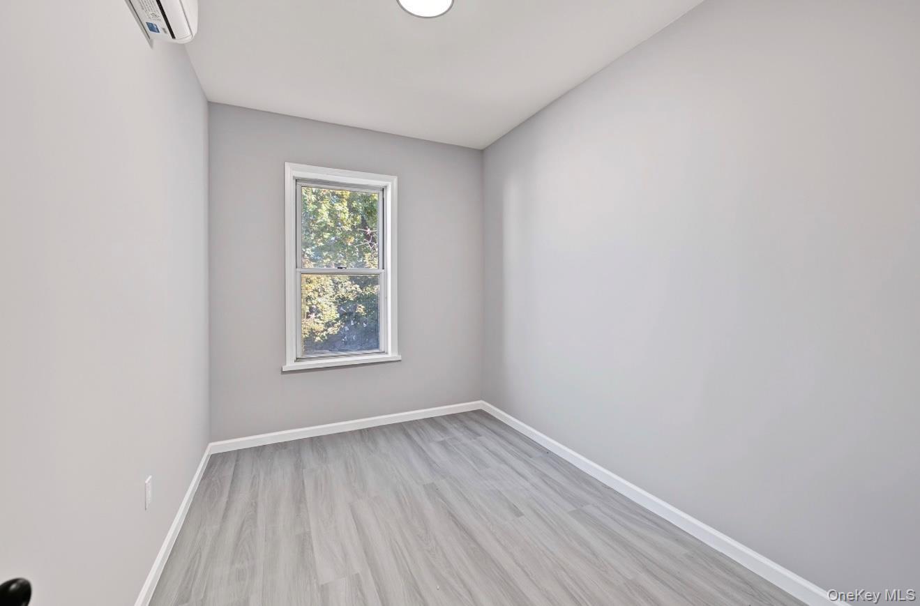 Single Family 77th Avenue Queens, NY 11385, MLS-1061410-30