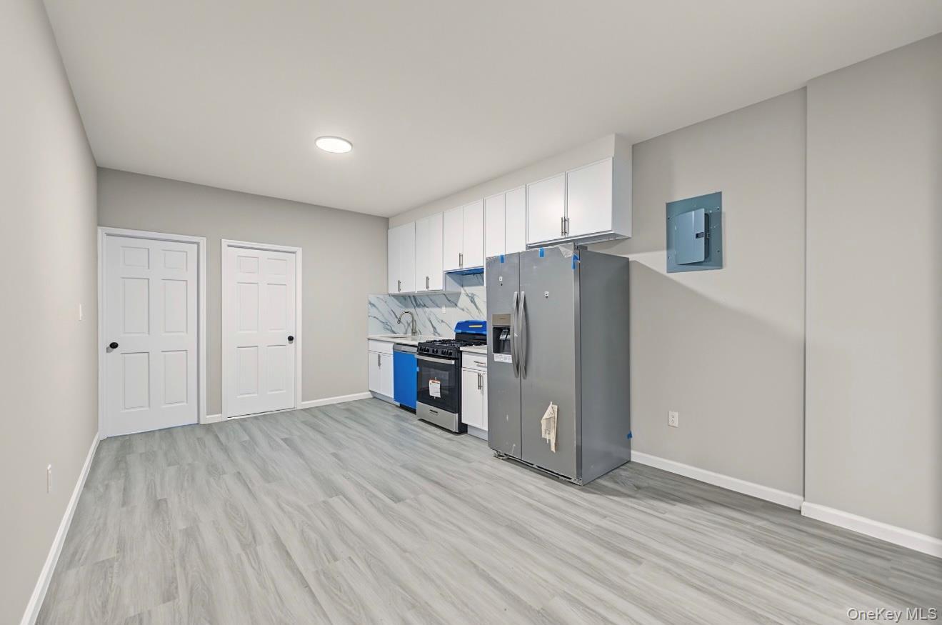 Single Family 77th Avenue Queens, NY 11385, MLS-1061410-4