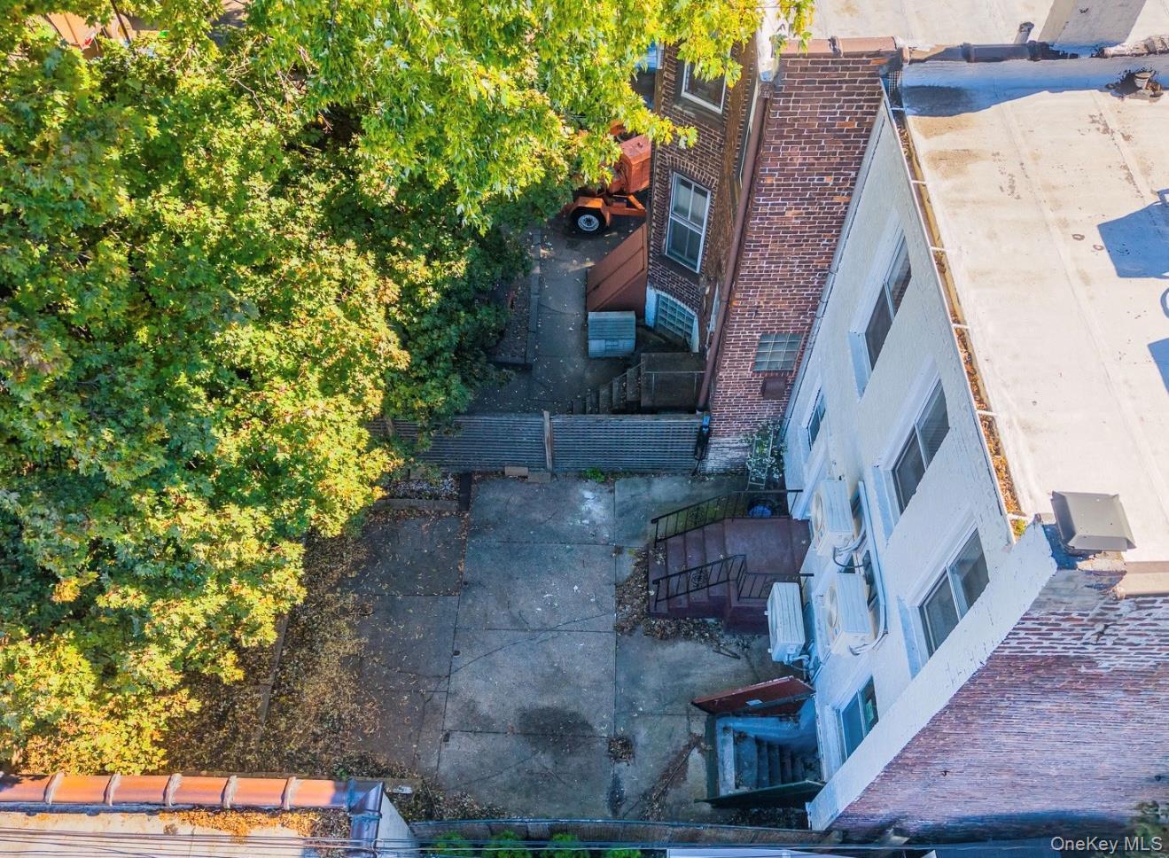 Single Family 77th Avenue Queens, NY 11385, MLS-1061410-40