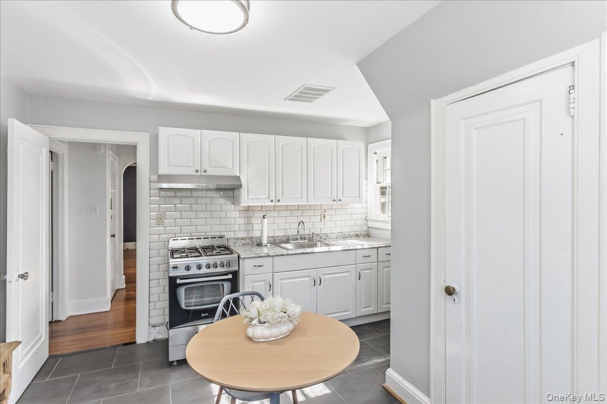 Single Family Clearview Expressway Queens, NY 11361, MLS-1061412-16
