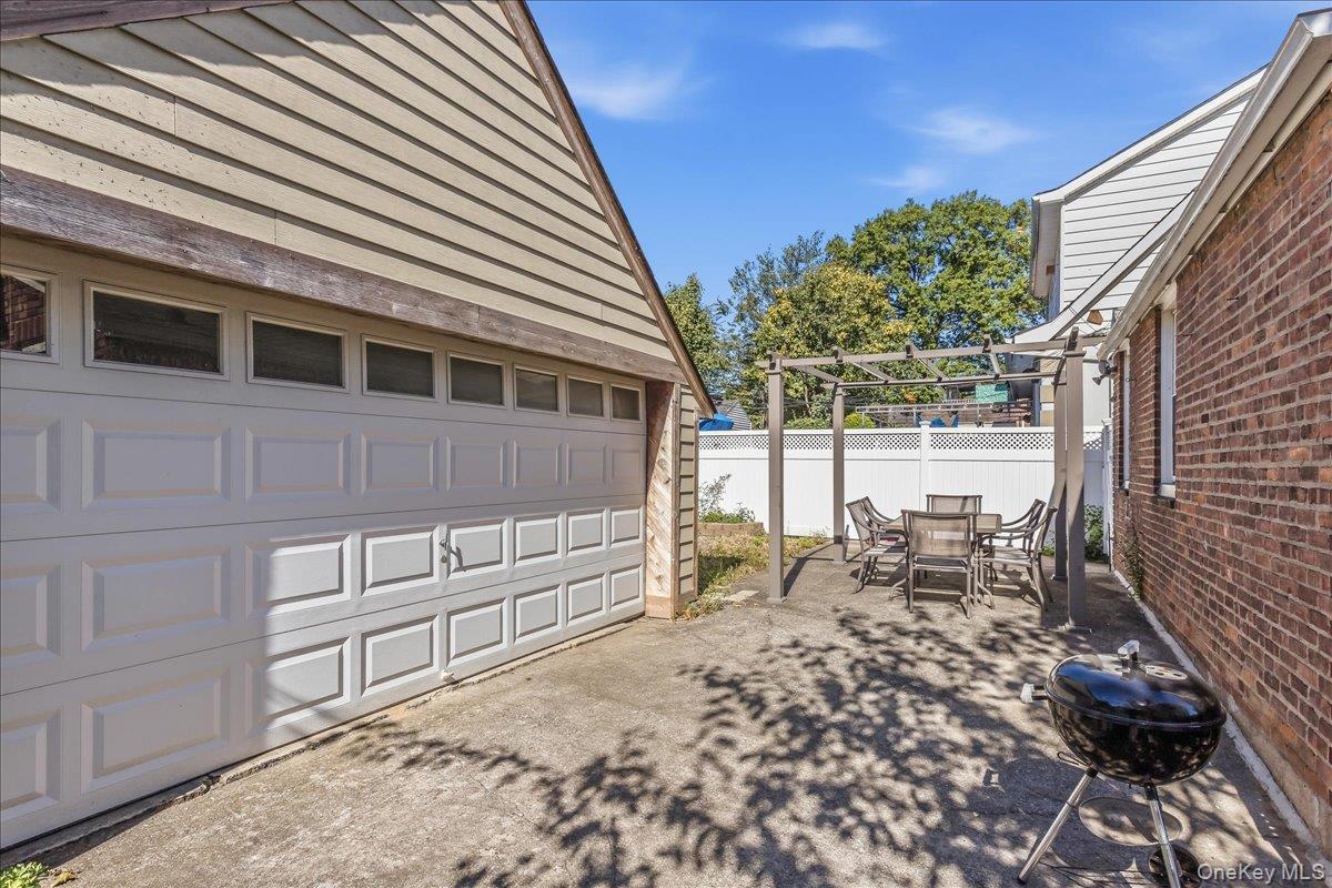Single Family Clearview Expressway Queens, NY 11361, MLS-1061412-27
