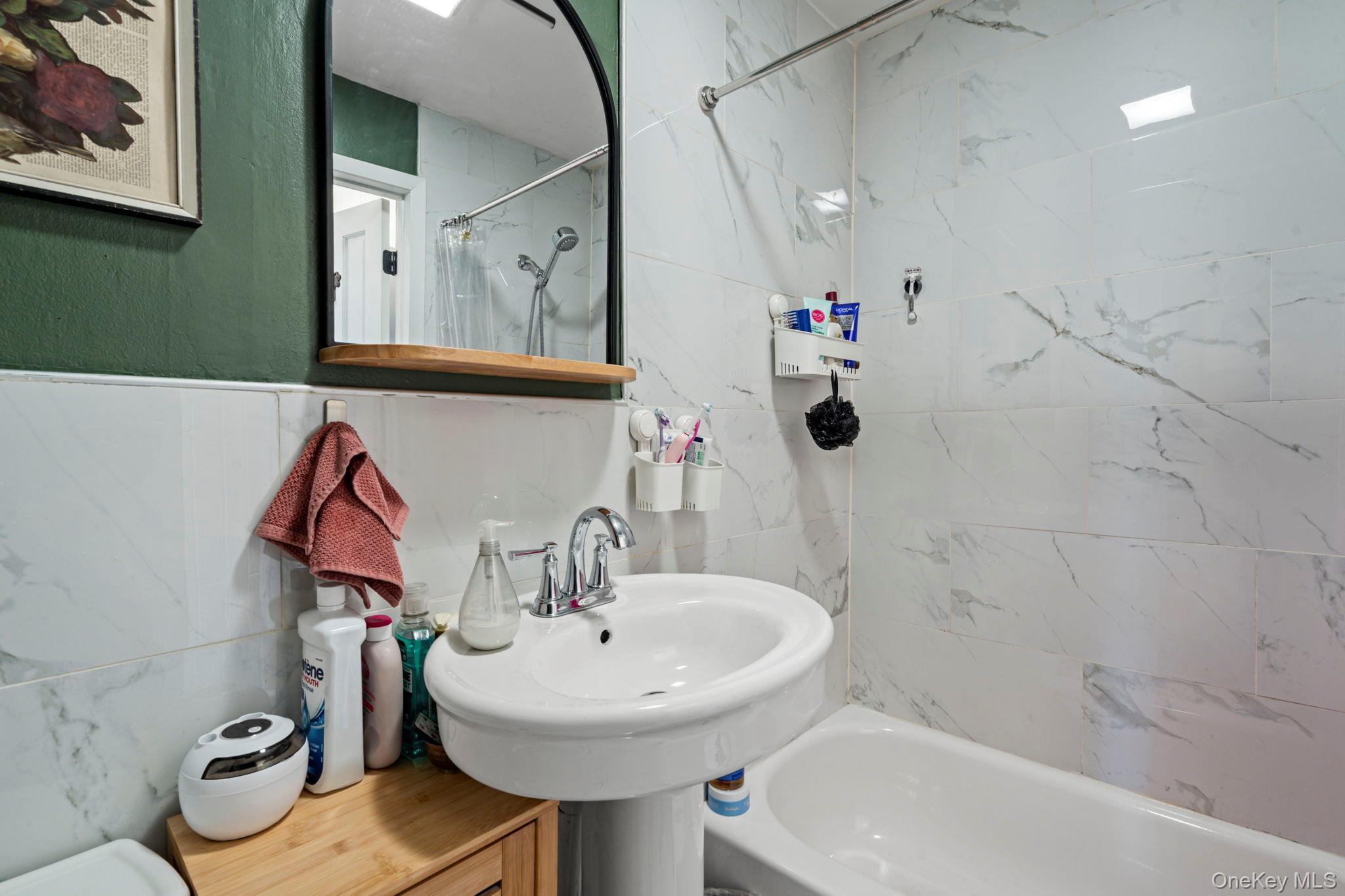 Single Family 74th Avenue Queens, NY 11385, MLS-1061533-28