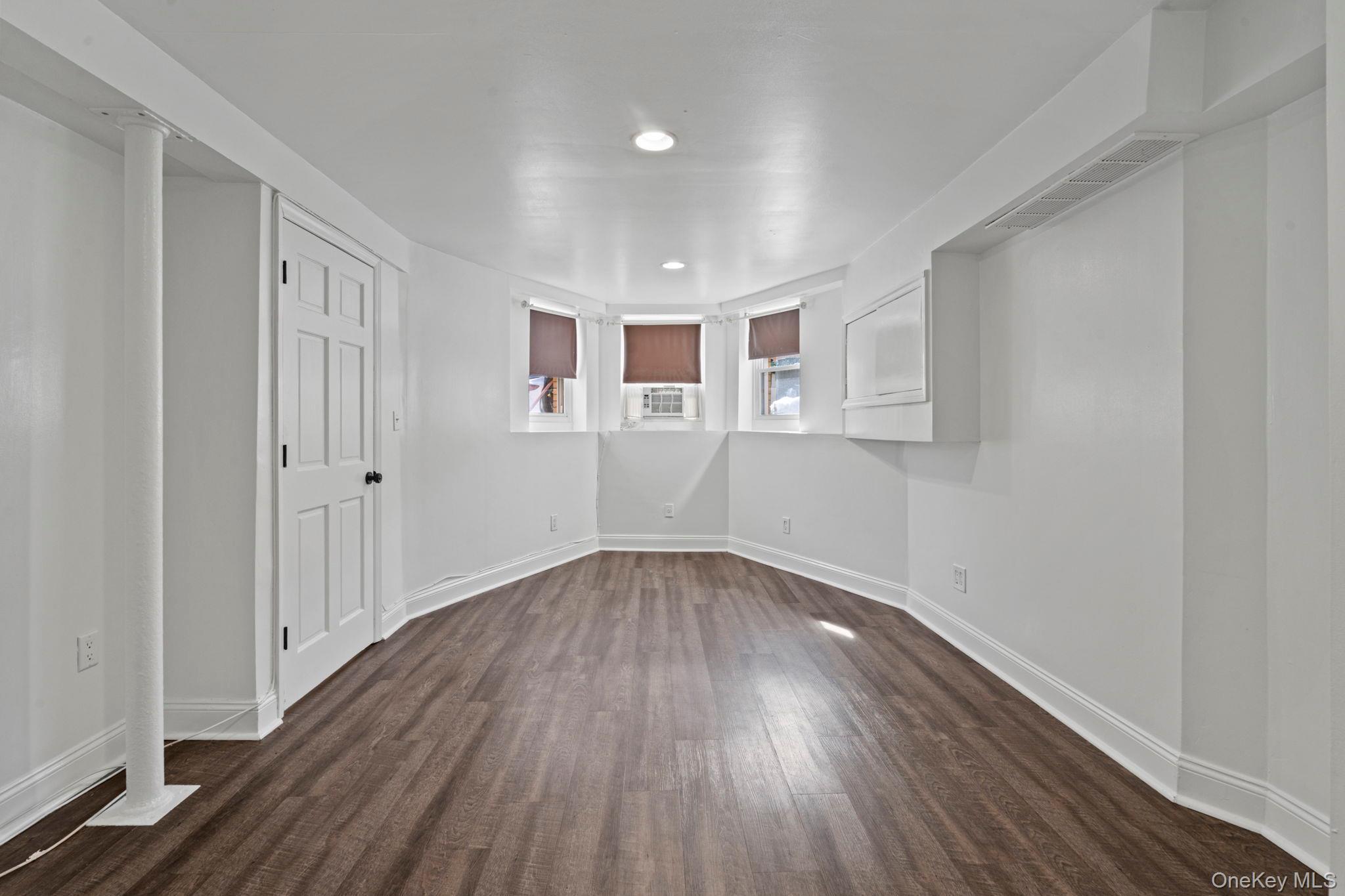 Single Family 74th Avenue Queens, NY 11385, MLS-1061533-5