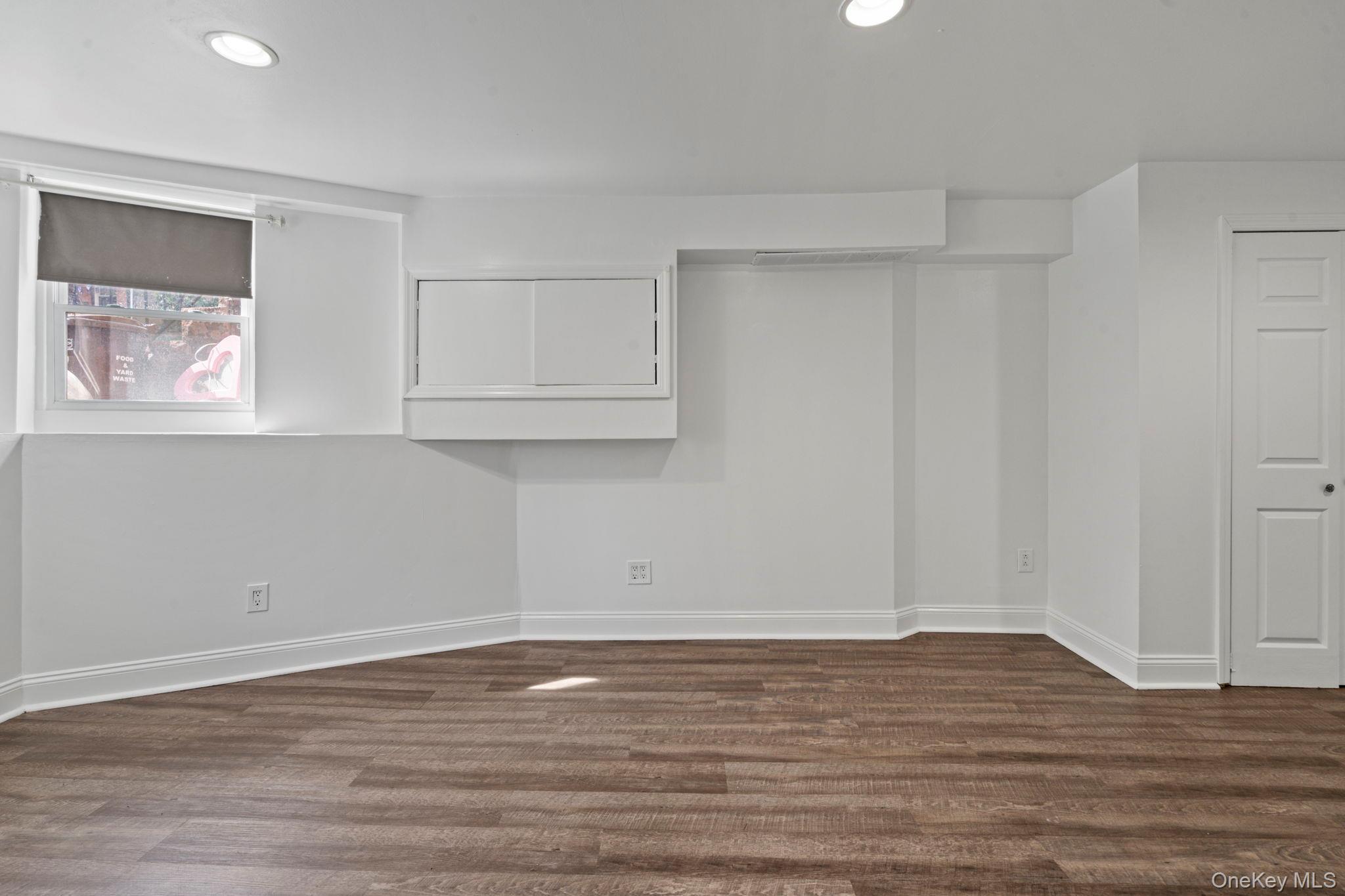 Single Family 74th Avenue Queens, NY 11385, MLS-1061533-6