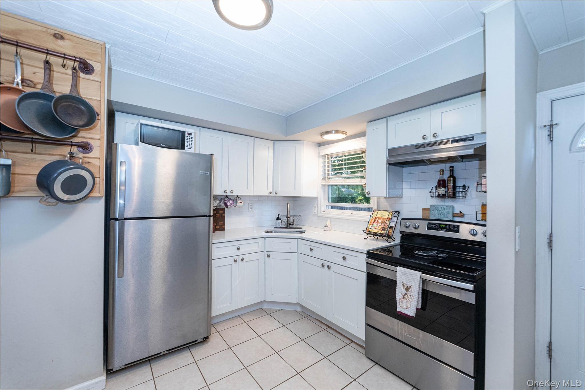 Single Family Dogwood Road Suffolk County, NY 11951, MLS-1061565-7