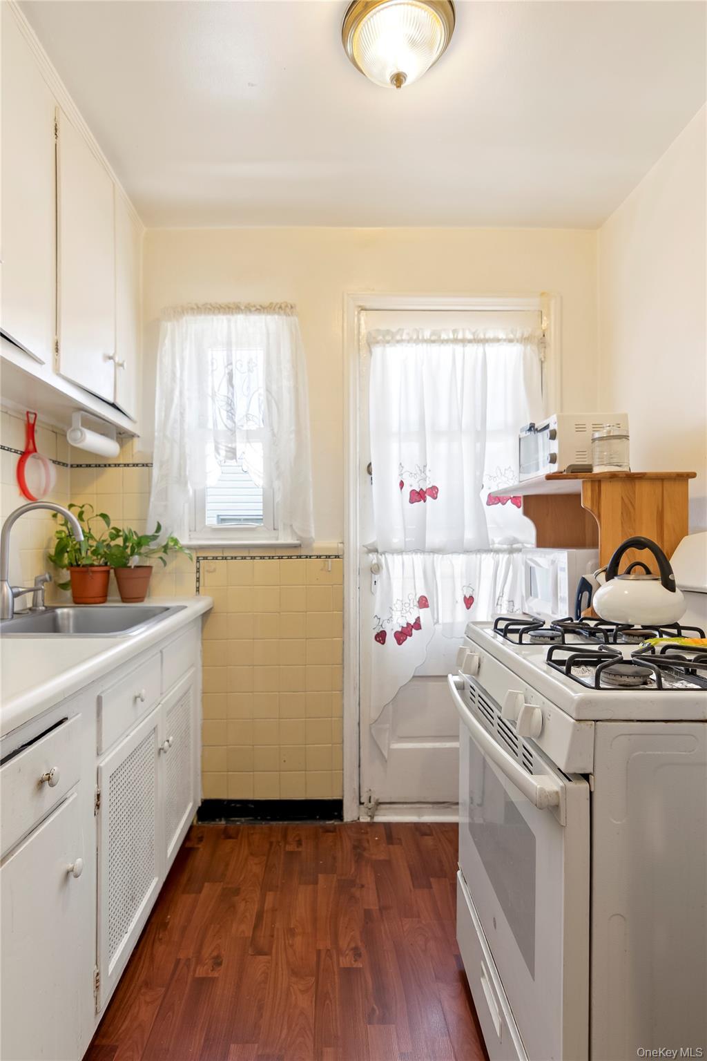 Single Family 84th Road Queens, NY 11435, MLS-1061567-11