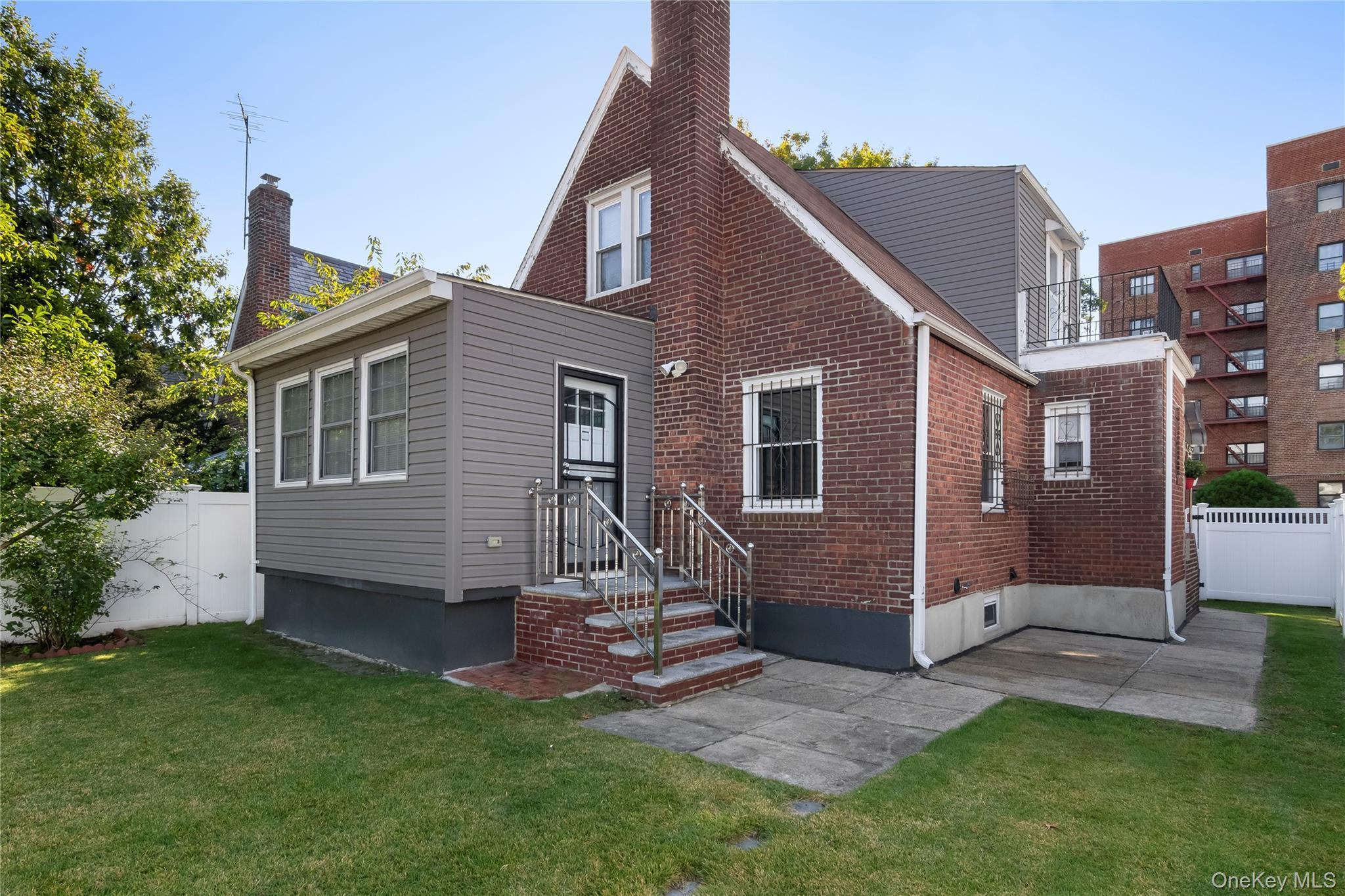 Single Family 84th Road Queens, NY 11435, MLS-1061567-2